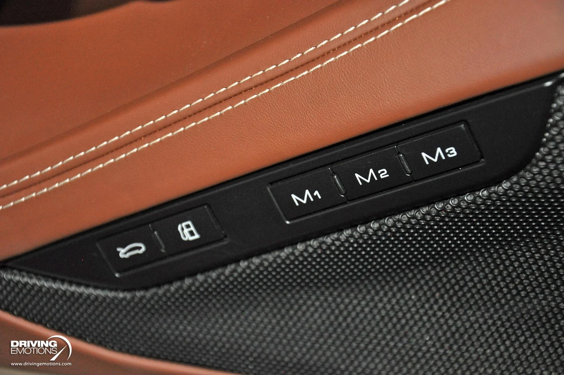 mph096_1106787268_896_p97_l_209b29da12