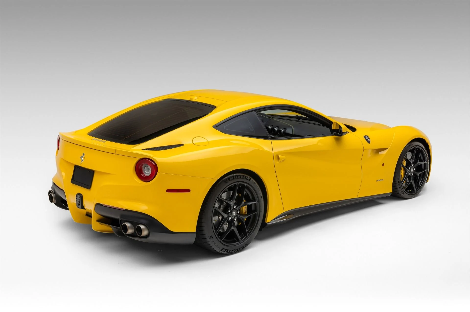 mph096_148656702_Used_2014_Ferrari_F12berlinetta_1766171664_972e9361e9