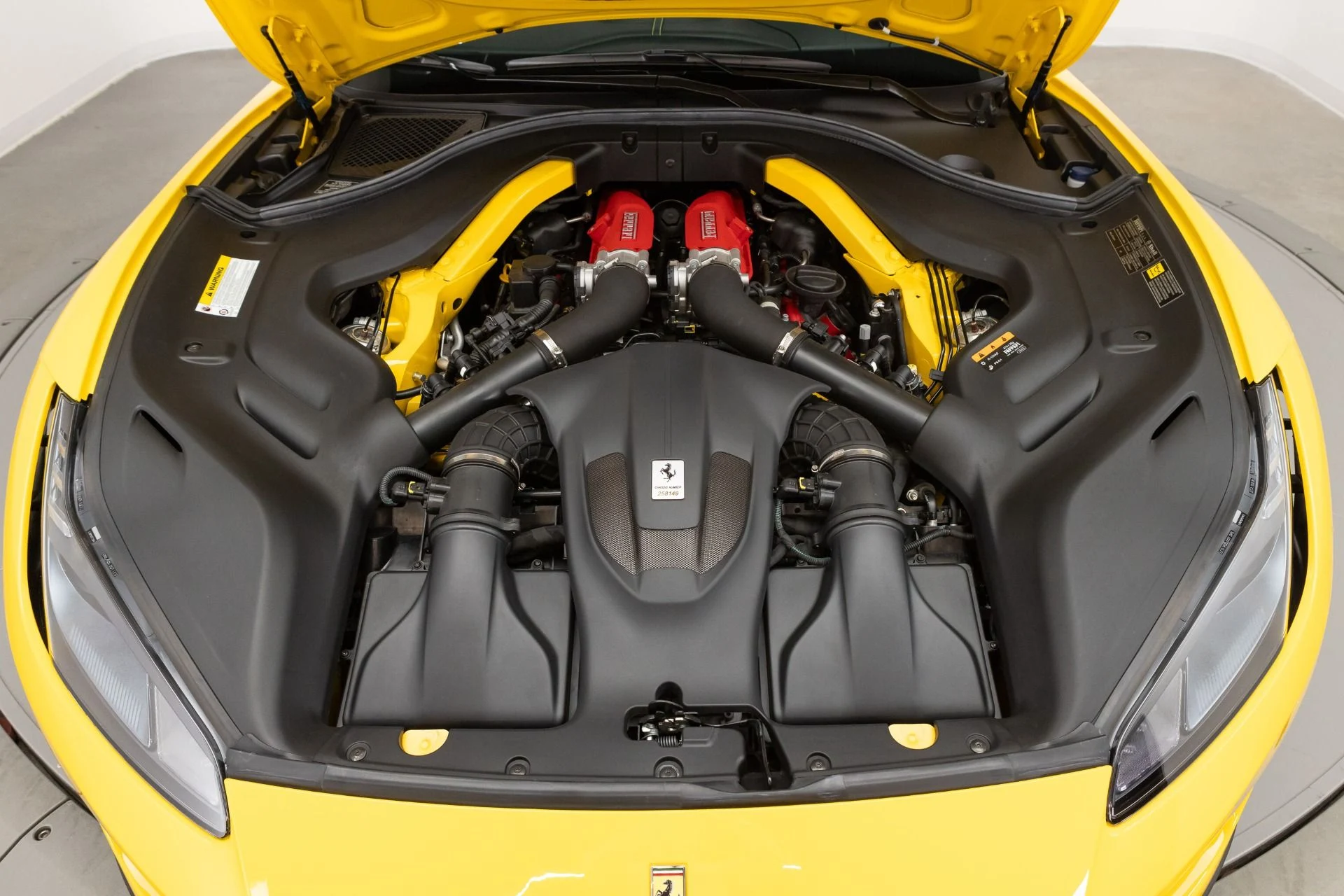 mph096_1630222165_Used_2020_Ferrari_Portofino_1777298723_56f6a00945