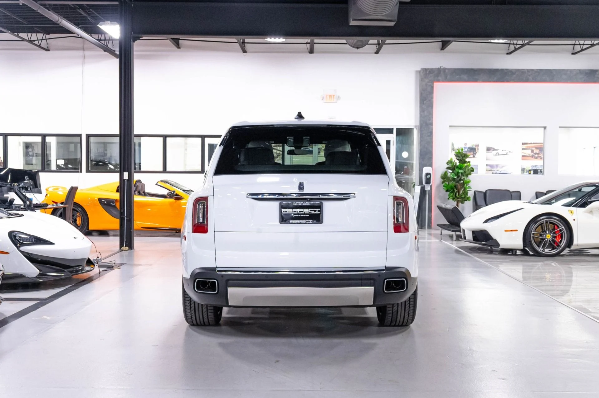 mph096_1686874832_Used_2023_Rolls_Royce_Cullinan_Base_1784654750_39e08995a6