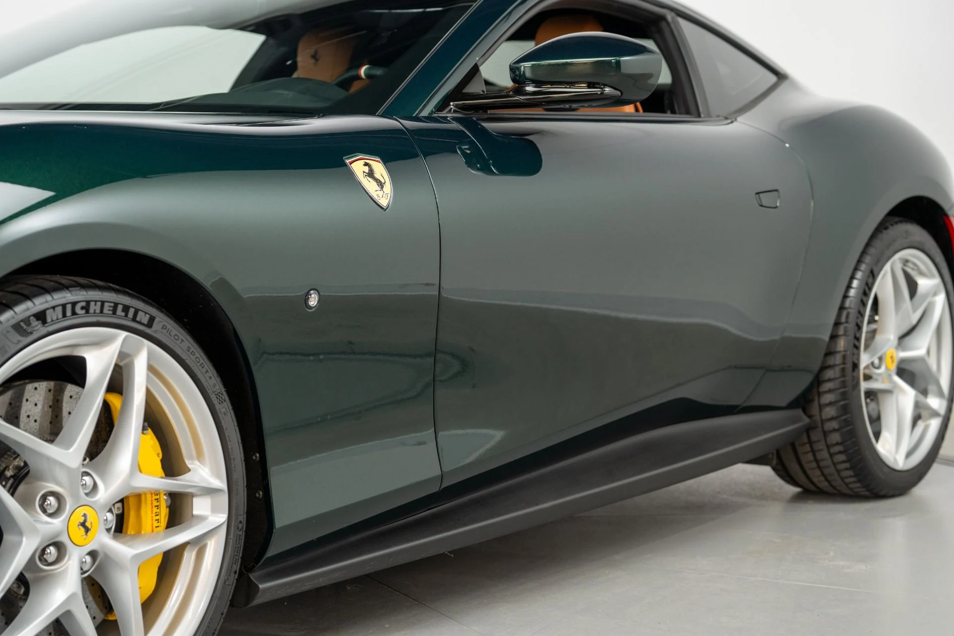 mph096_1711952320_Used_2022_Ferrari_Roma_1772575271_a4f9188d34