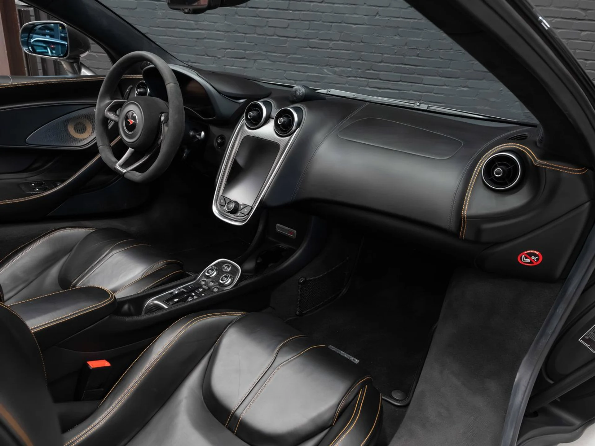 mph096_18629310_mclaren_570s_2018_165192f07b