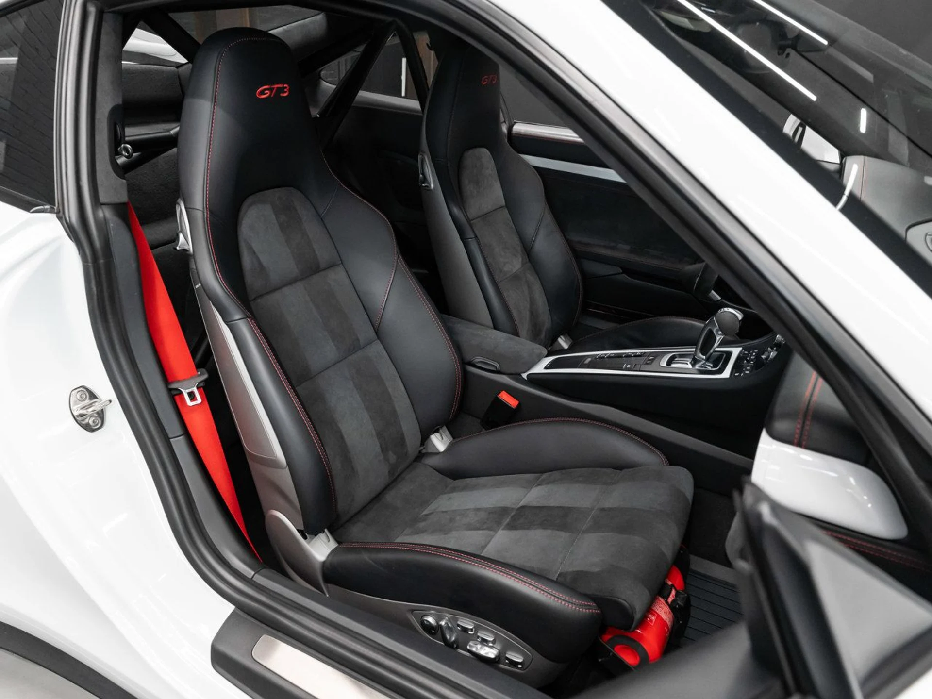 mph096_23581281_porsche_911_2015_a36e95394c