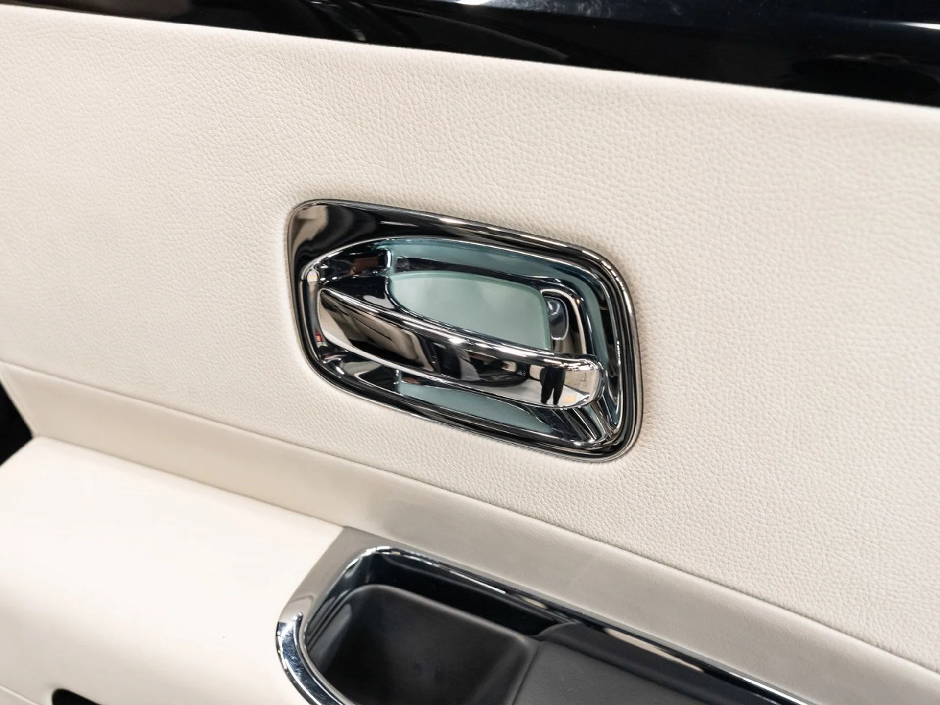 mph096_2446278743_rolls_royce_ghost_2012_33d3ee1752