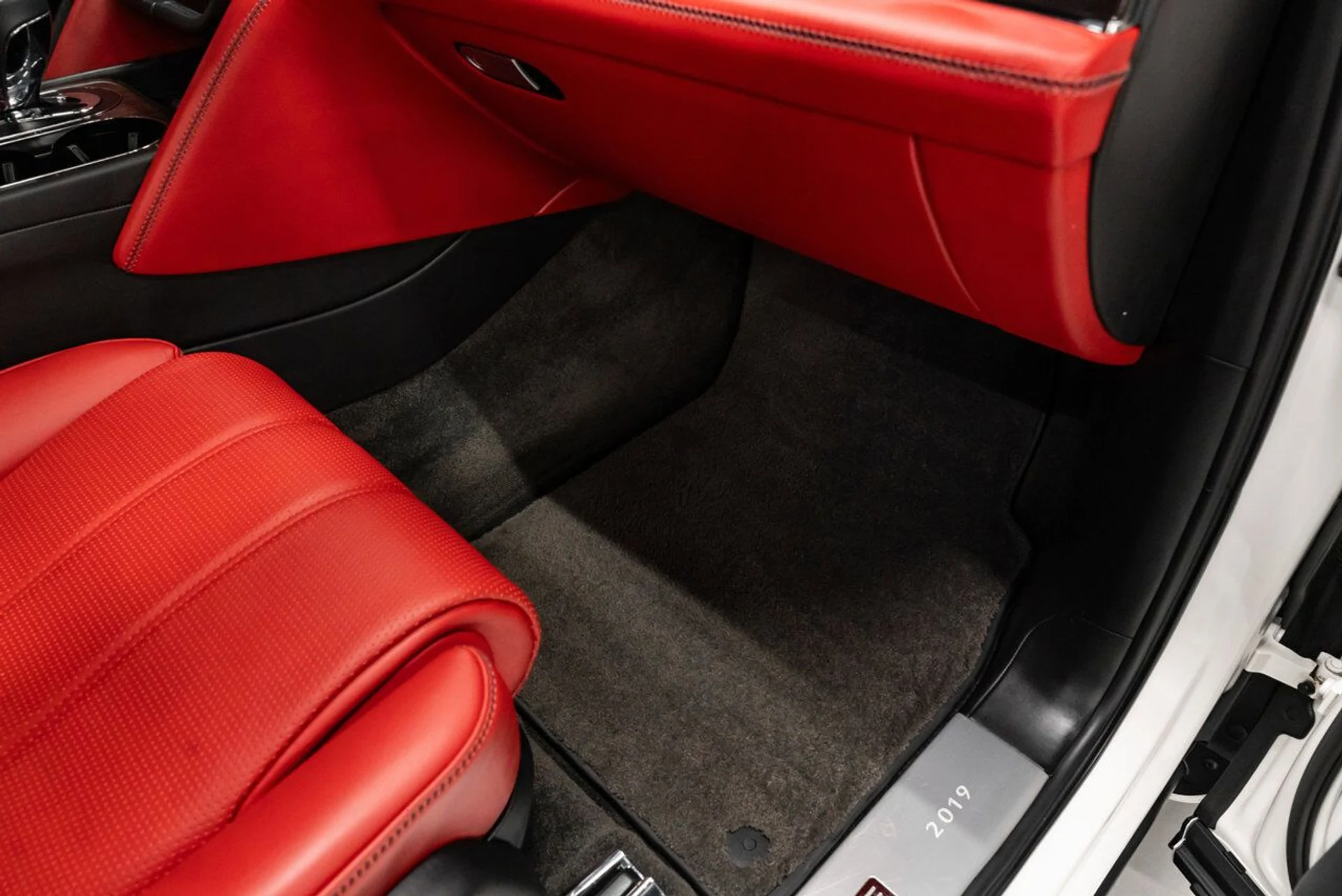 mph096_2541114264_bentley_bentayga_2019_6bb891ac56