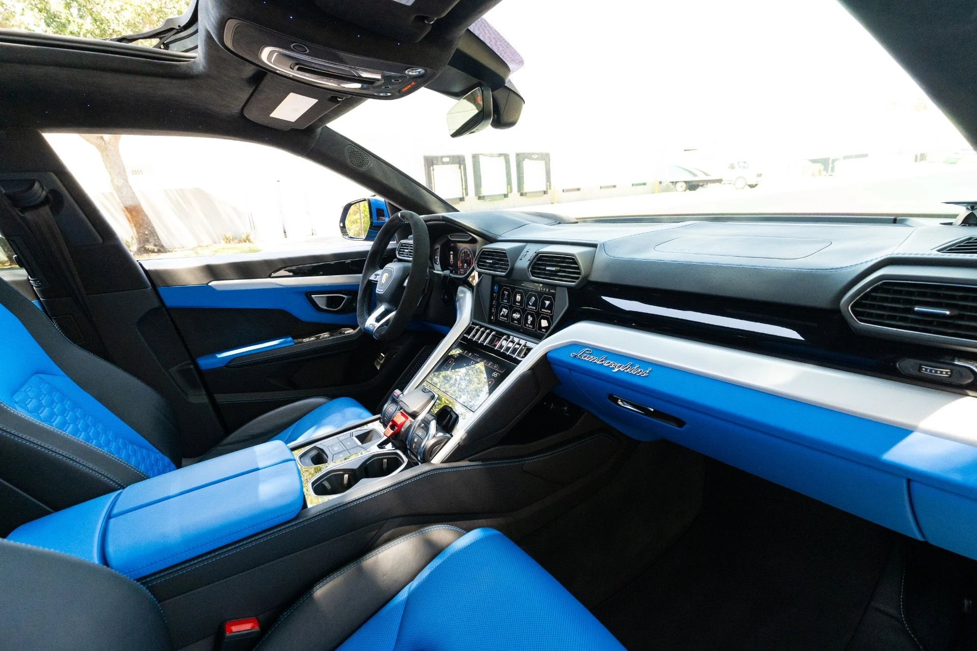 mph096_2549193829_Used_2019_Lamborghini_Urus_1781242066_af66652f6d