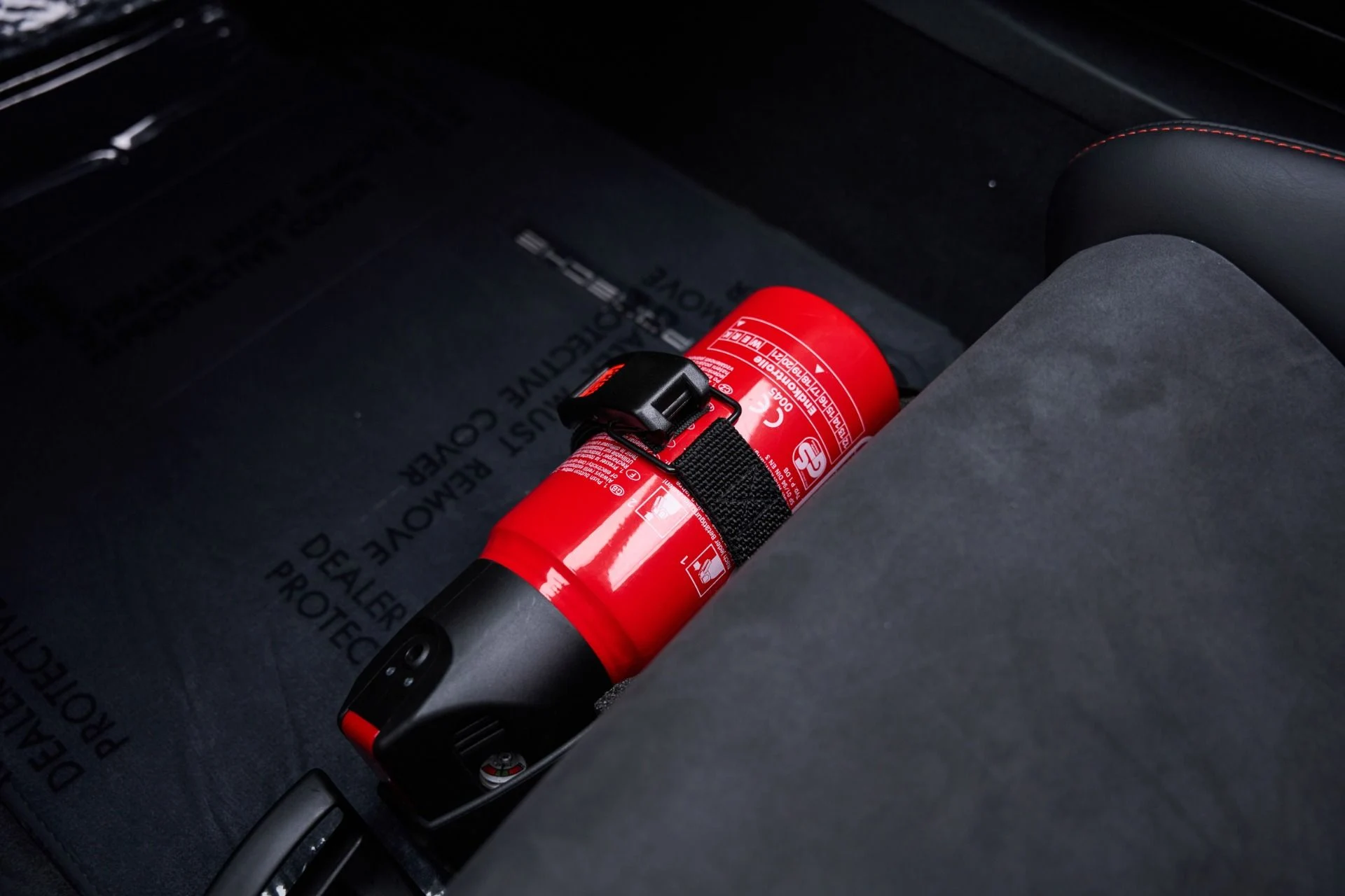 mph096_2563133643_Used_2018_Porsche_911_GT_2_RS_1792687291_5e8a8da923