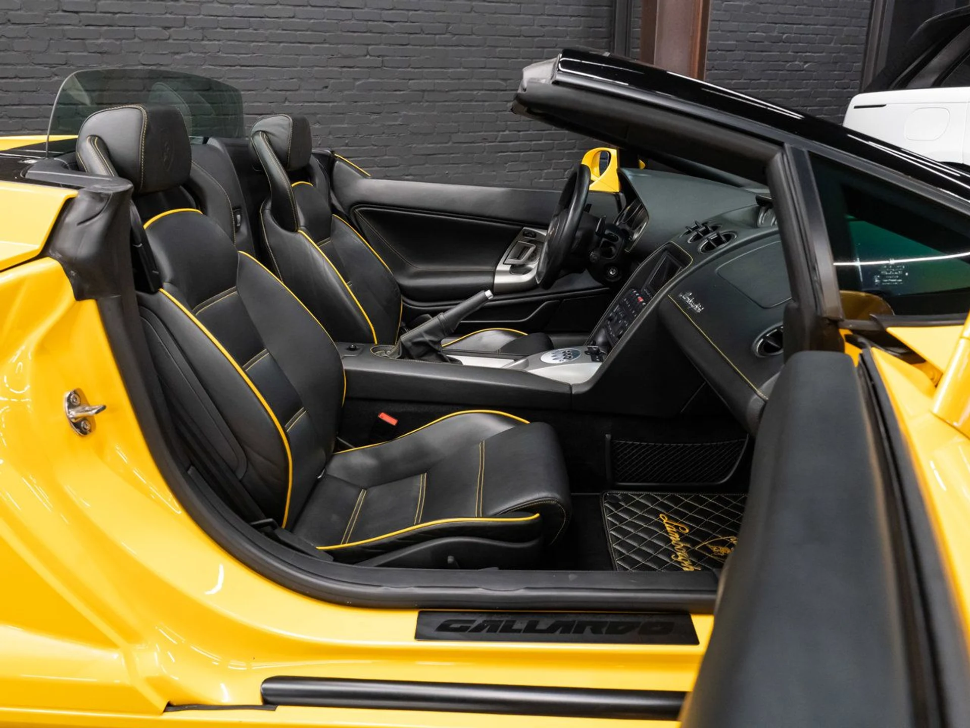 mph096_2639250435_lamborghini_gallardo_2006_c9dd12527e