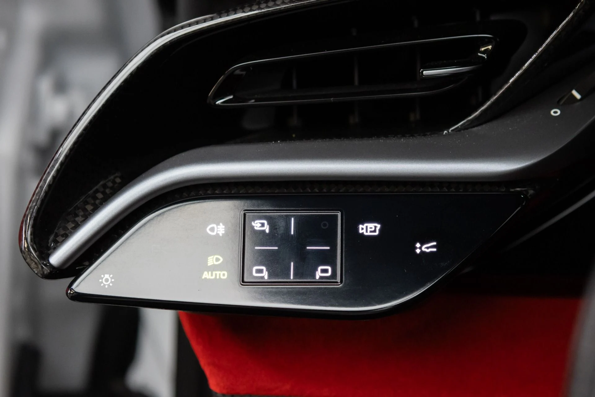 mph096_2716502608_Used_2022_Ferrari_SF_90_Spider_1774535905_7a77139037