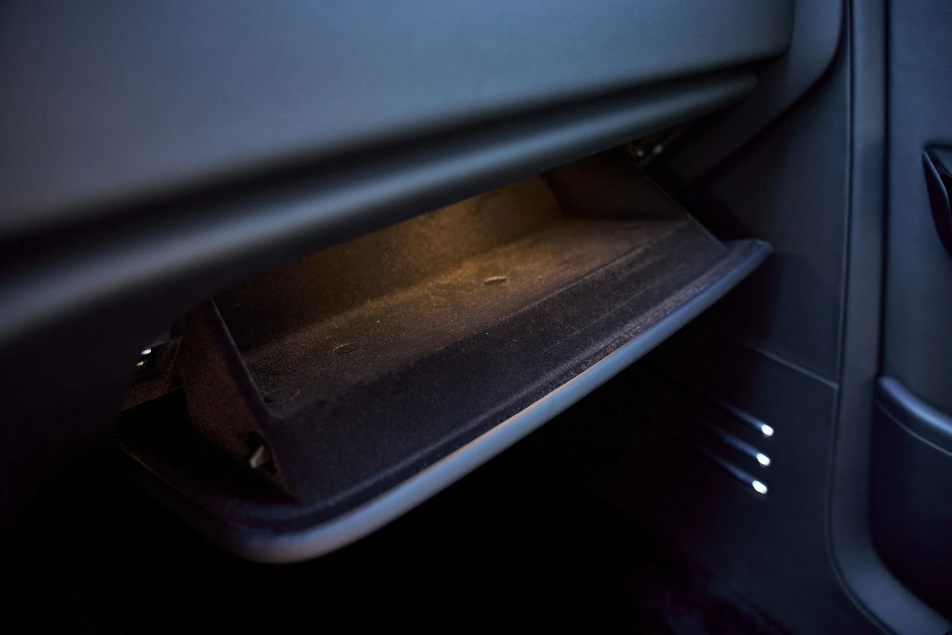 mph096_2717030080_Used_2024_Rolls_Royce_Phantom_Base_1770700203_253b1f7a5b