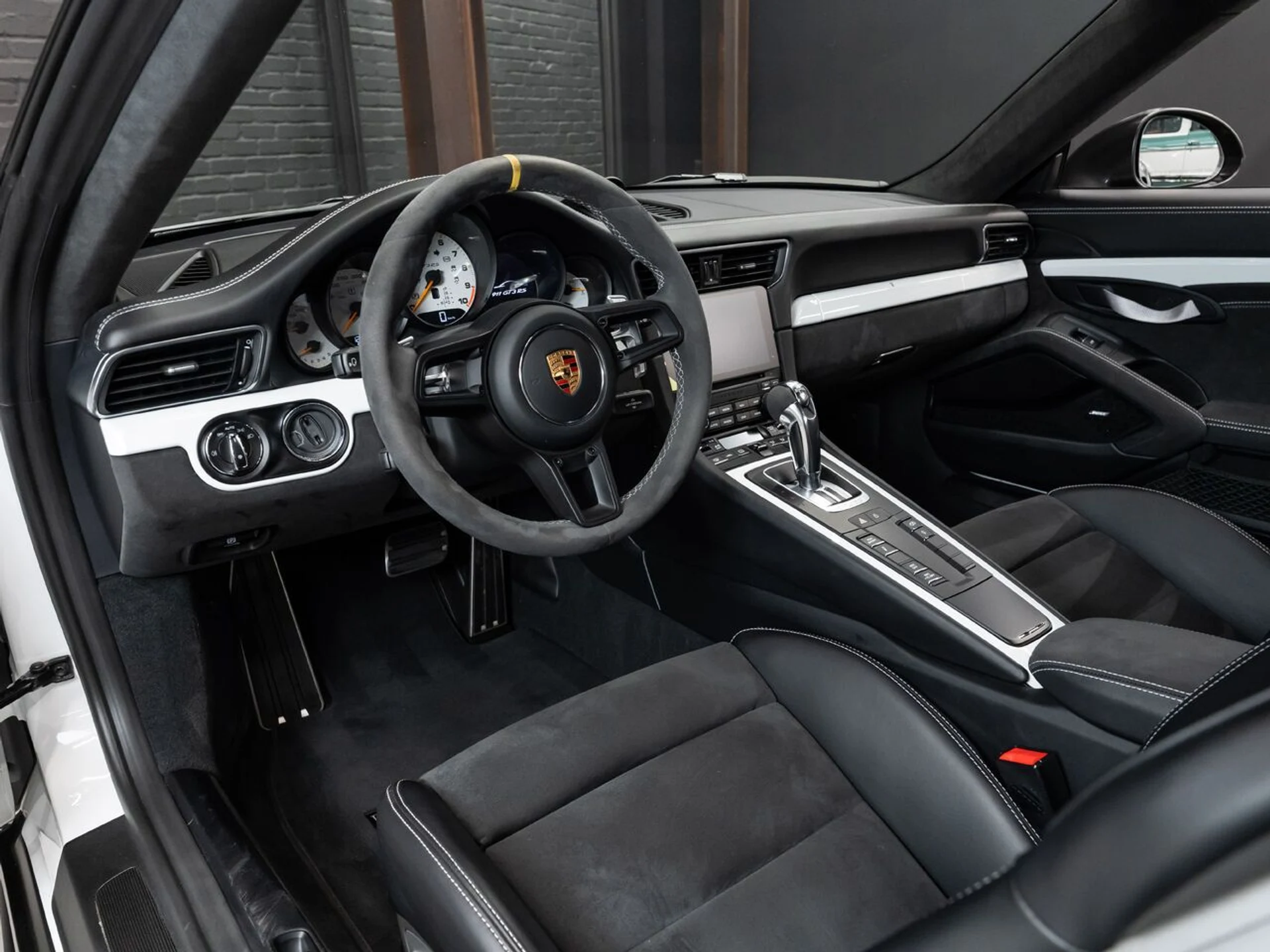 mph096_2924317721_porsche_911_2019_a346bf38fe
