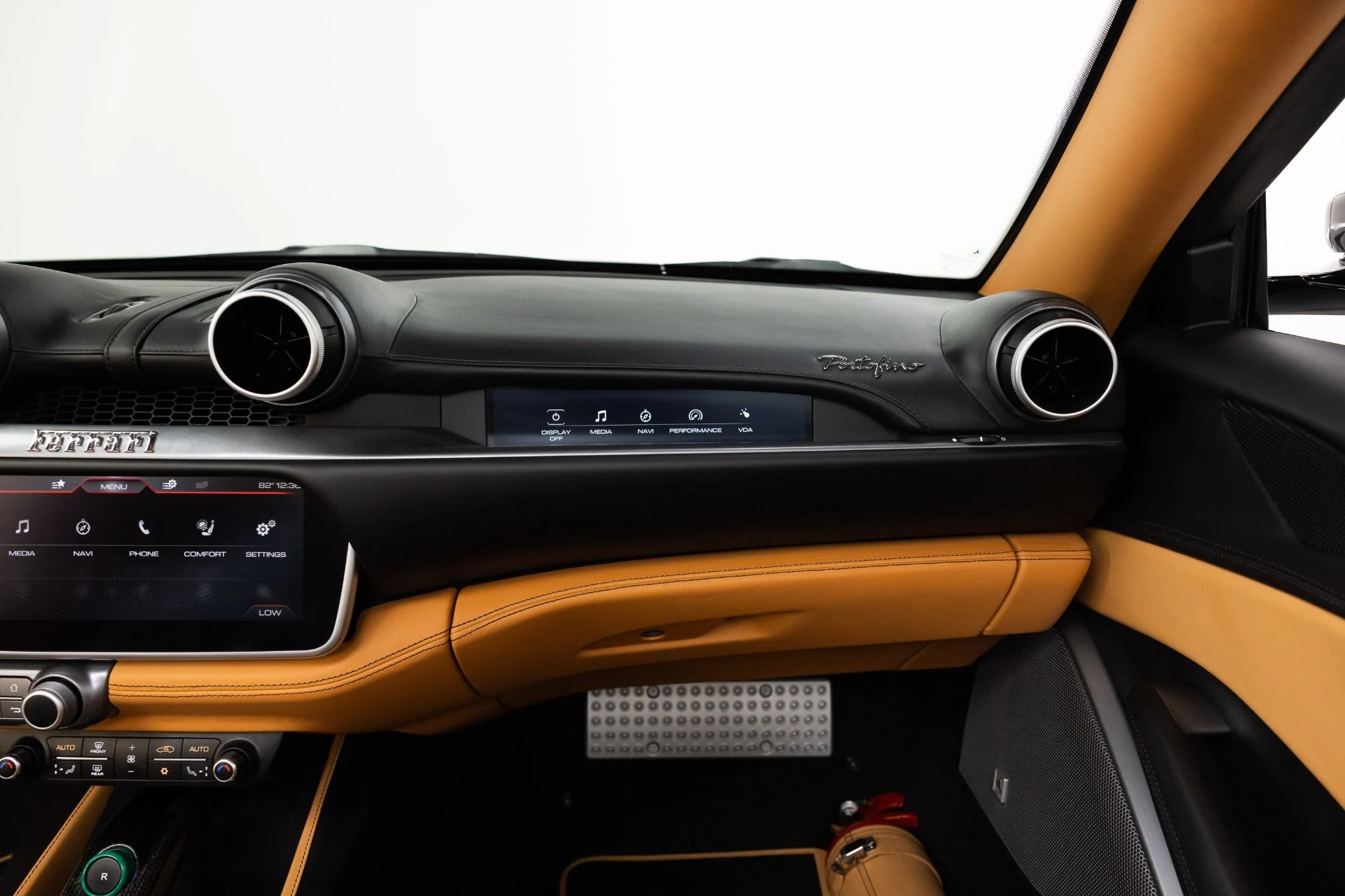 mph096_3135388238_Used_2019_Ferrari_Portofino_1784318320_3ecf55f556