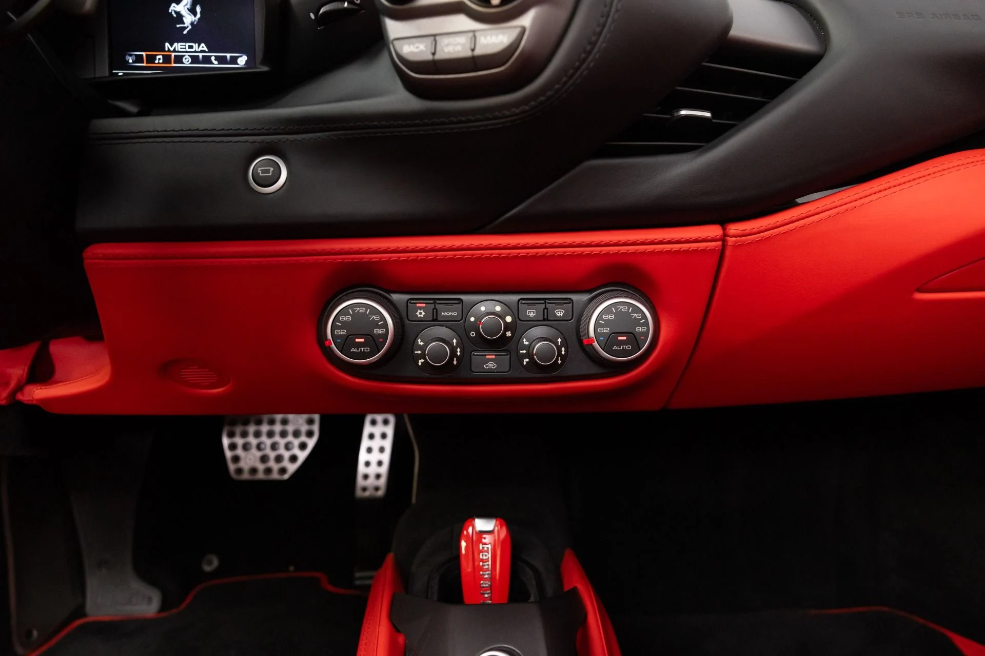 mph096_3513703056_Used_2017_Ferrari_488_Spider_1782928038_9a8042803c