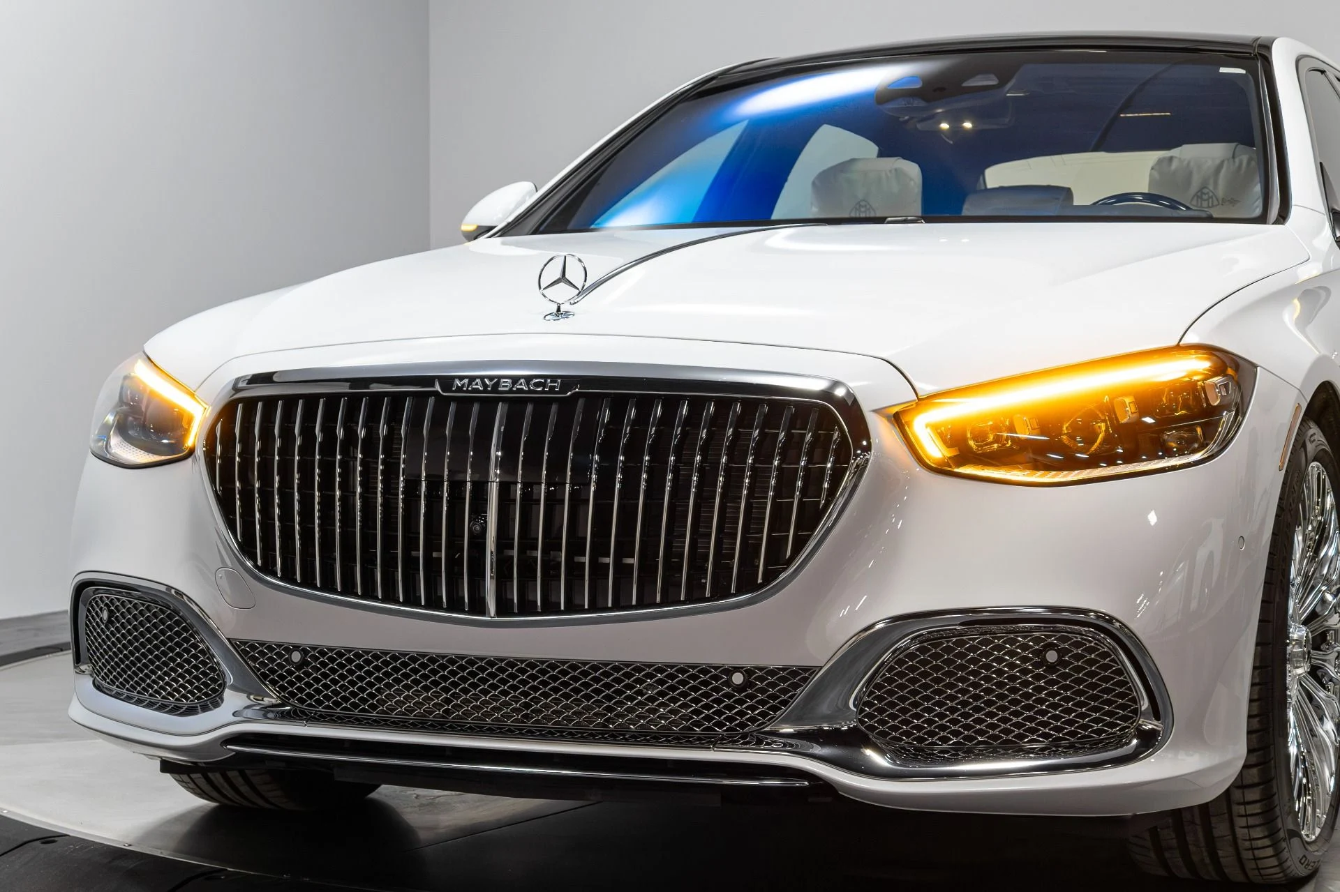 mph096_3534303355_Used_2024_Mercedes_Benz_S_Class_Maybach_S_680_4_MATIC_1766187081_aa68eb527a