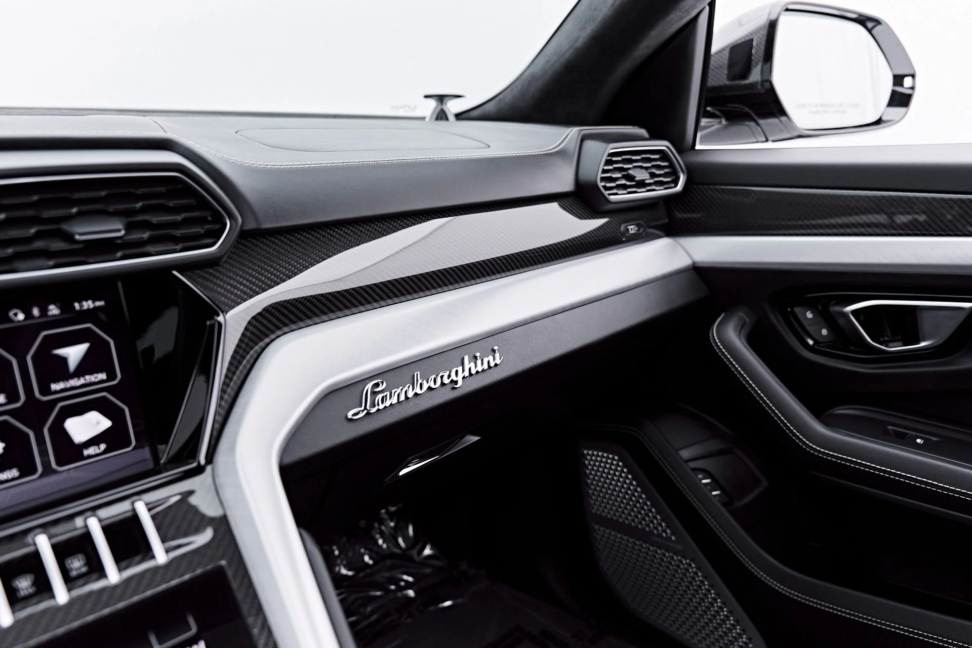 mph096_3540720879_Used_2021_Lamborghini_Urus_1787967189_fe686f9eb4
