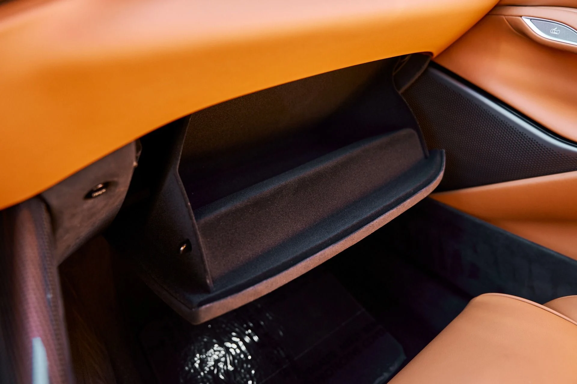 mph096_3613204302_Used_2026_Ferrari_Purosangue_1771462176_18d8070ddb