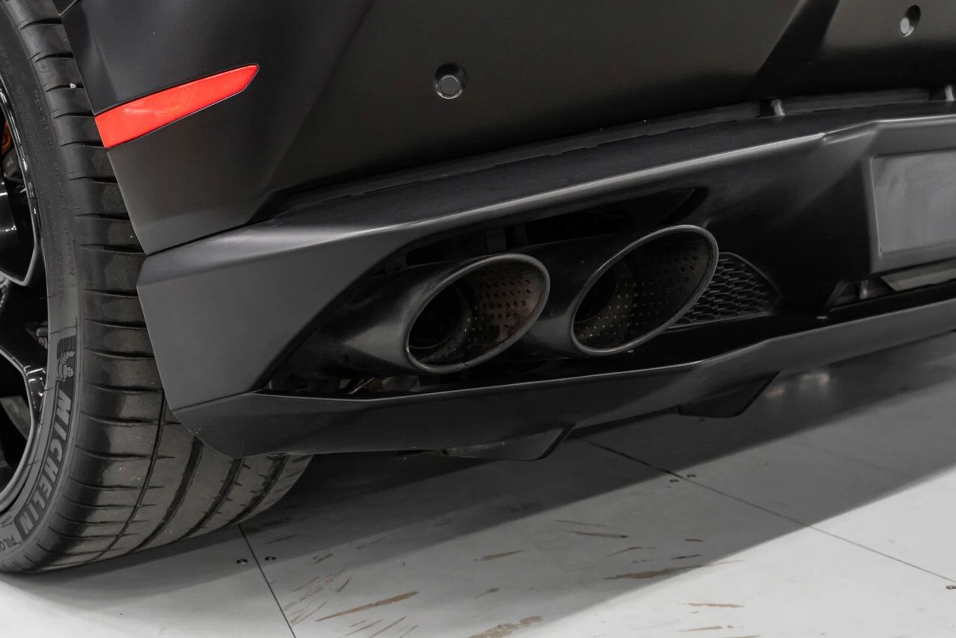 mph096_3793666384_lamborghini_huracan_2016_a5831c1013
