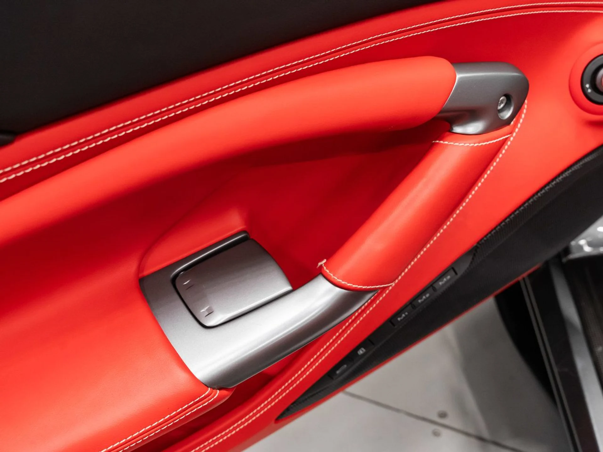 mph096_43733377_ferrari_f8_spider_2021_94ea480a33