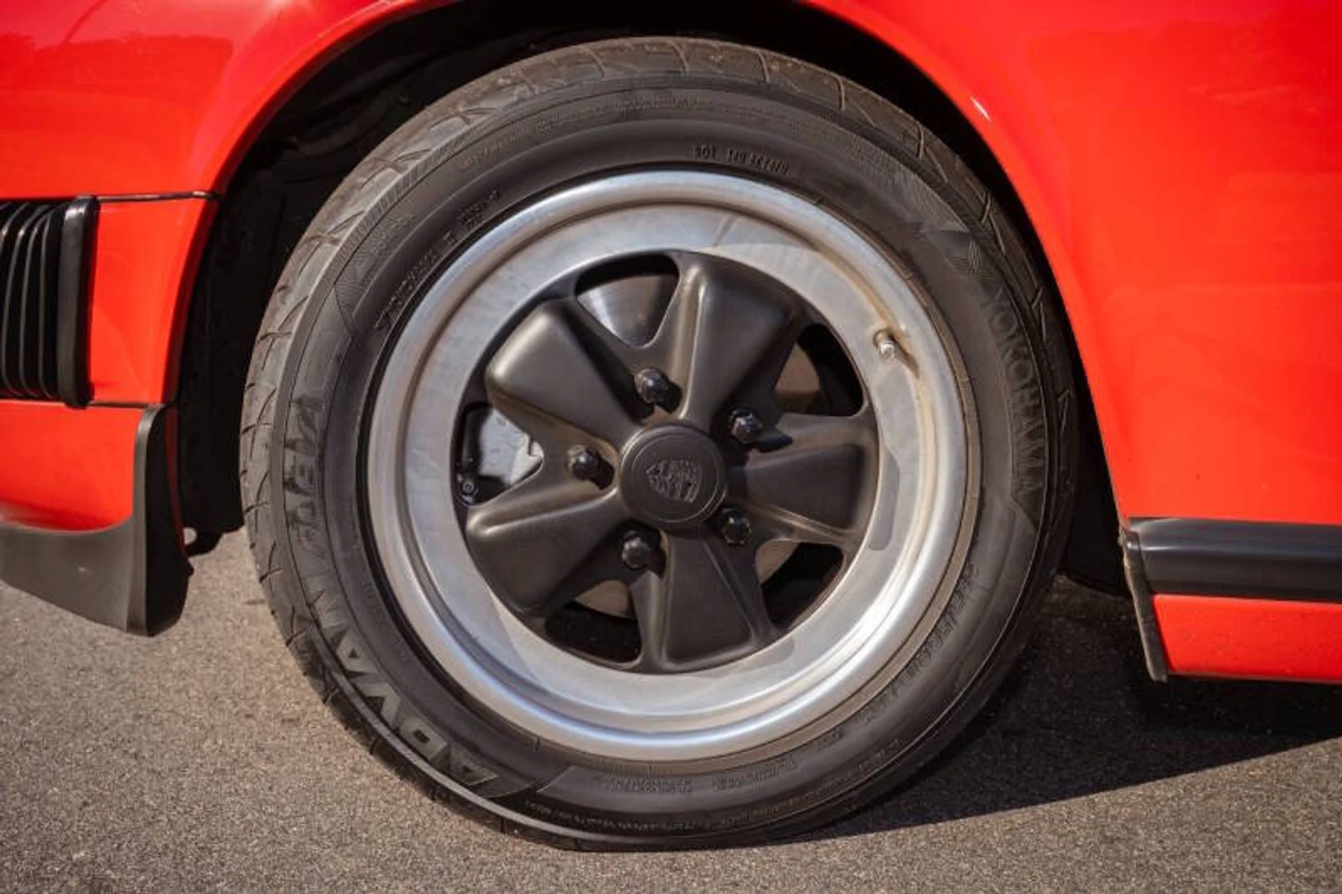 mph096_544932800_1985_porsche_911_carrera_2dr_coupe_a813c87769