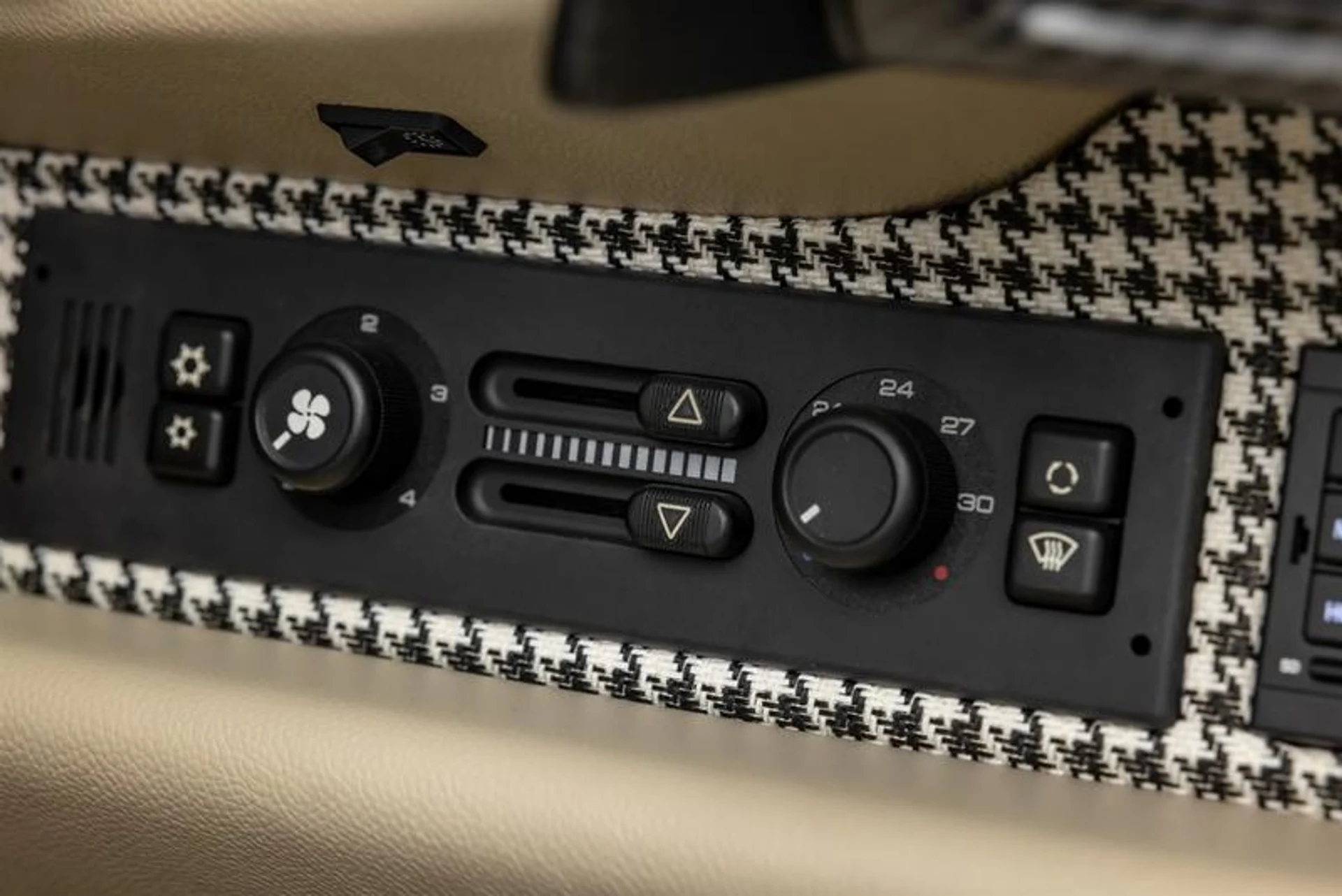 mph096_686563498_ABDE_3089_0_EA_0_473_C_9957_B9_C408_D13_E6_E_804315feb7