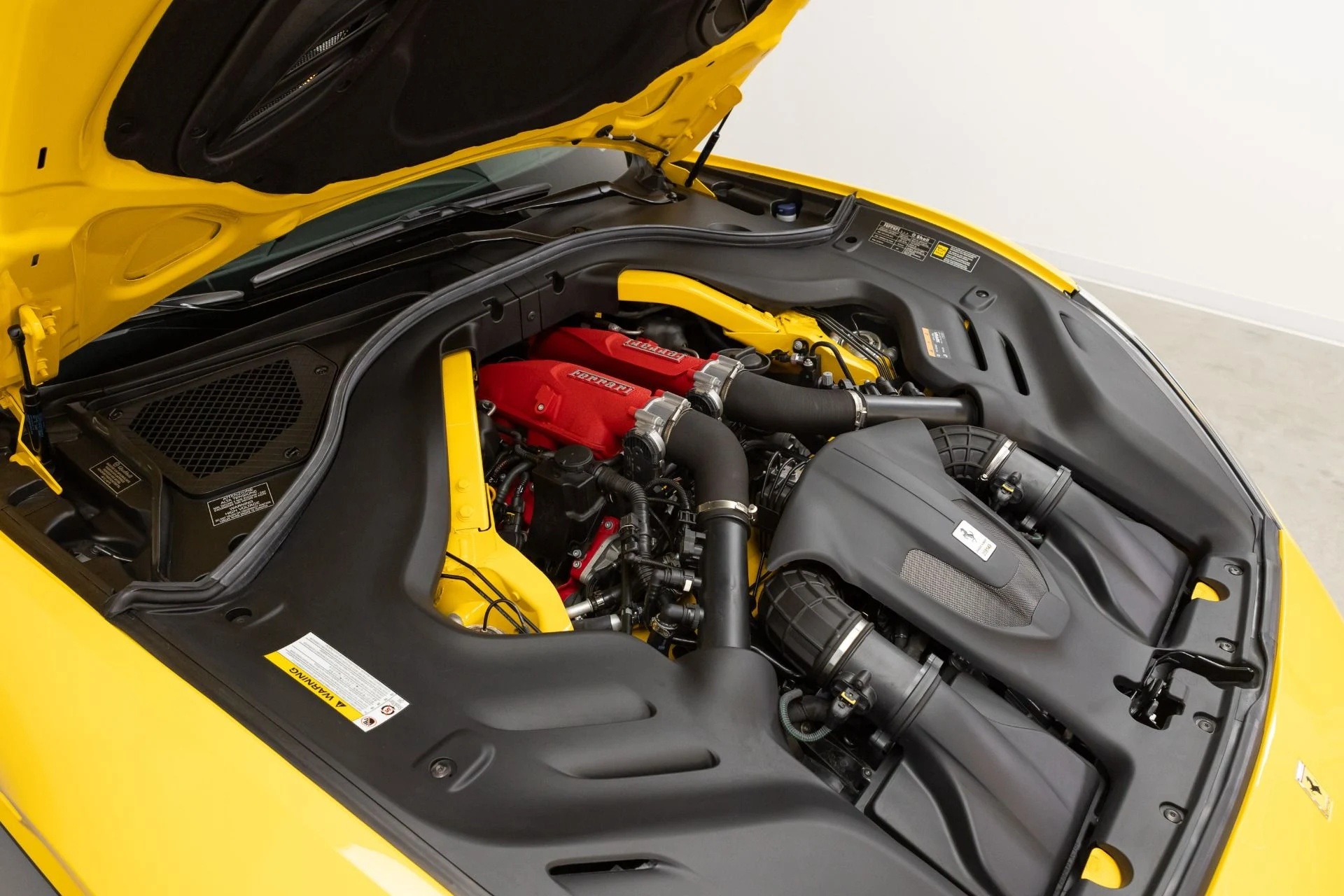 mph097_1277686555_Used_2020_Ferrari_Portofino_1777298723_32fcb24430