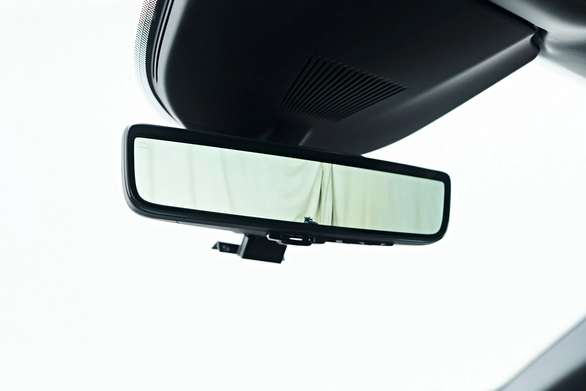 mph097_151656365_Used_2024_Ferrari_Purosangue_Base_1757201223_2932cf8e41