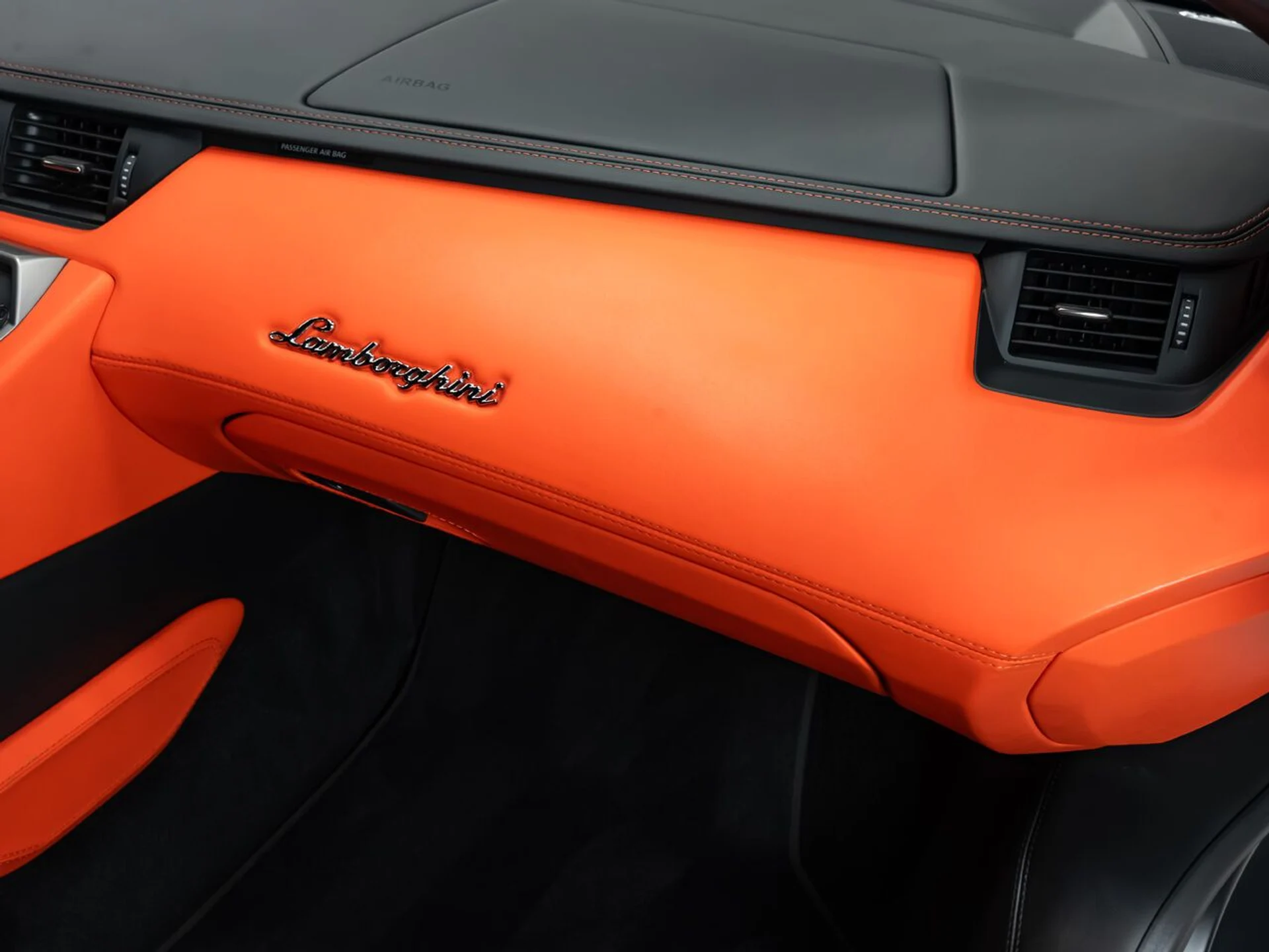 mph097_1651628822_lamborghini_aventador_2015_ff3b85dbb8