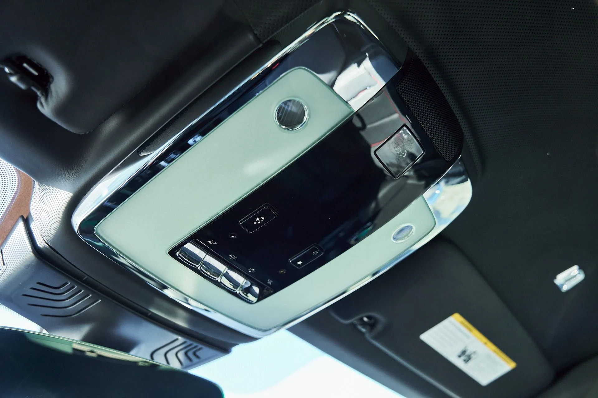 mph097_1702998429_Used_2024_Rolls_Royce_Phantom_Base_1770700205_59a1ba5f00