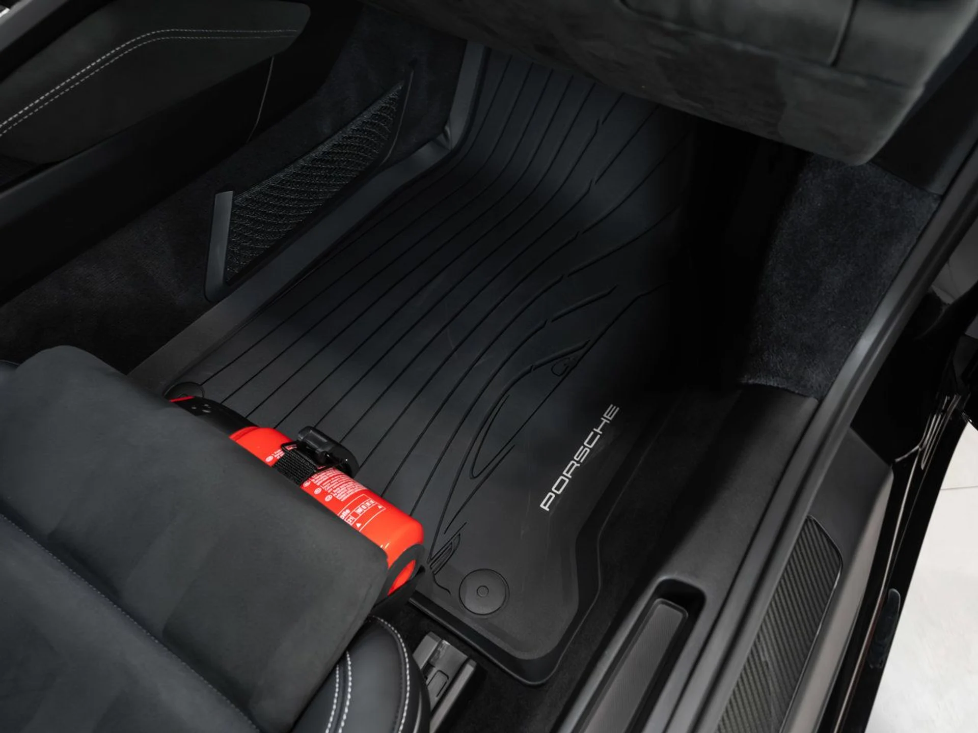 mph097_1729319533_porsche_911_2022_47672db1a1