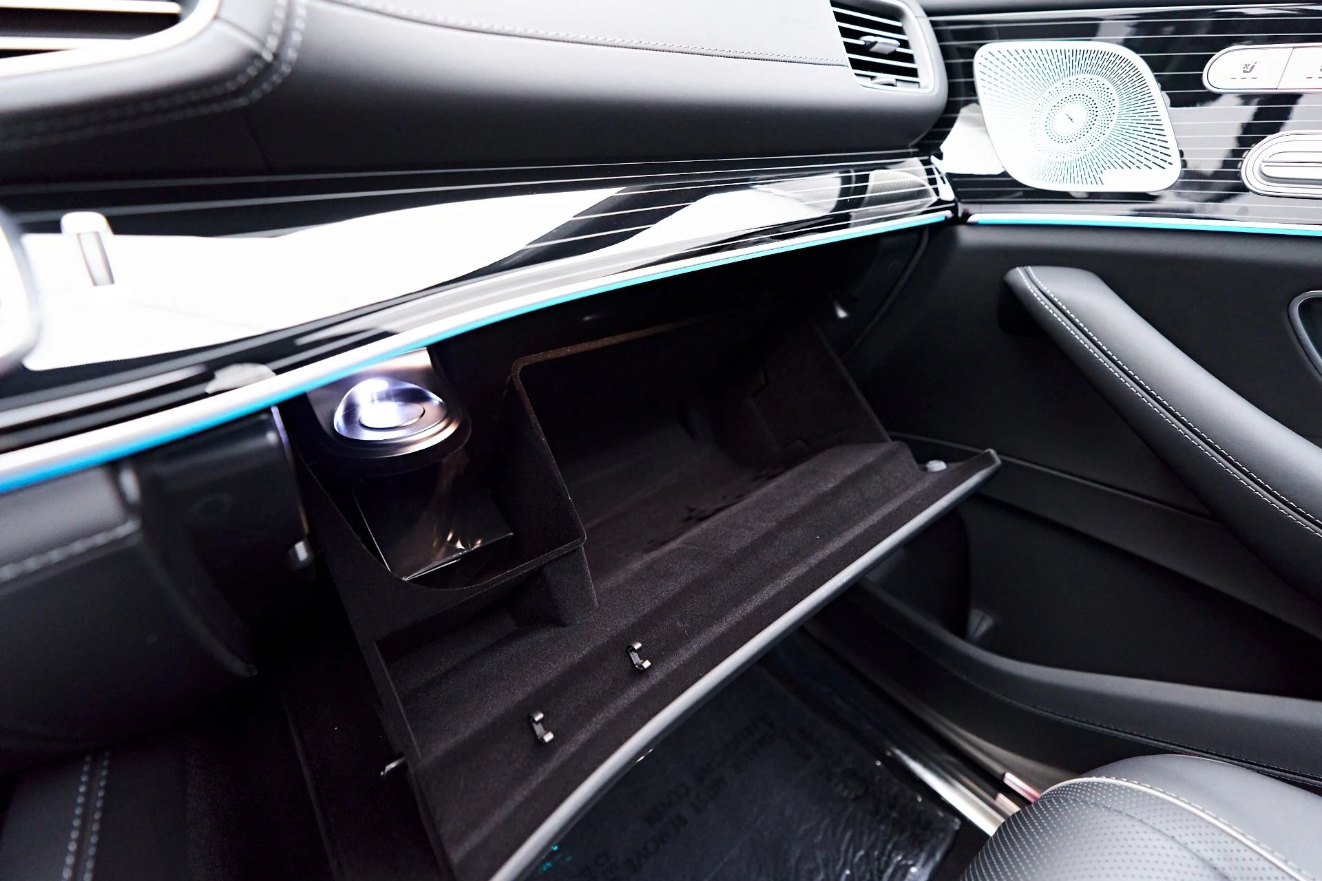 mph097_1735148303_Used_2023_Mercedes_Benz_GLS_Maybach_GLS_600_1762799282_8677e0075d