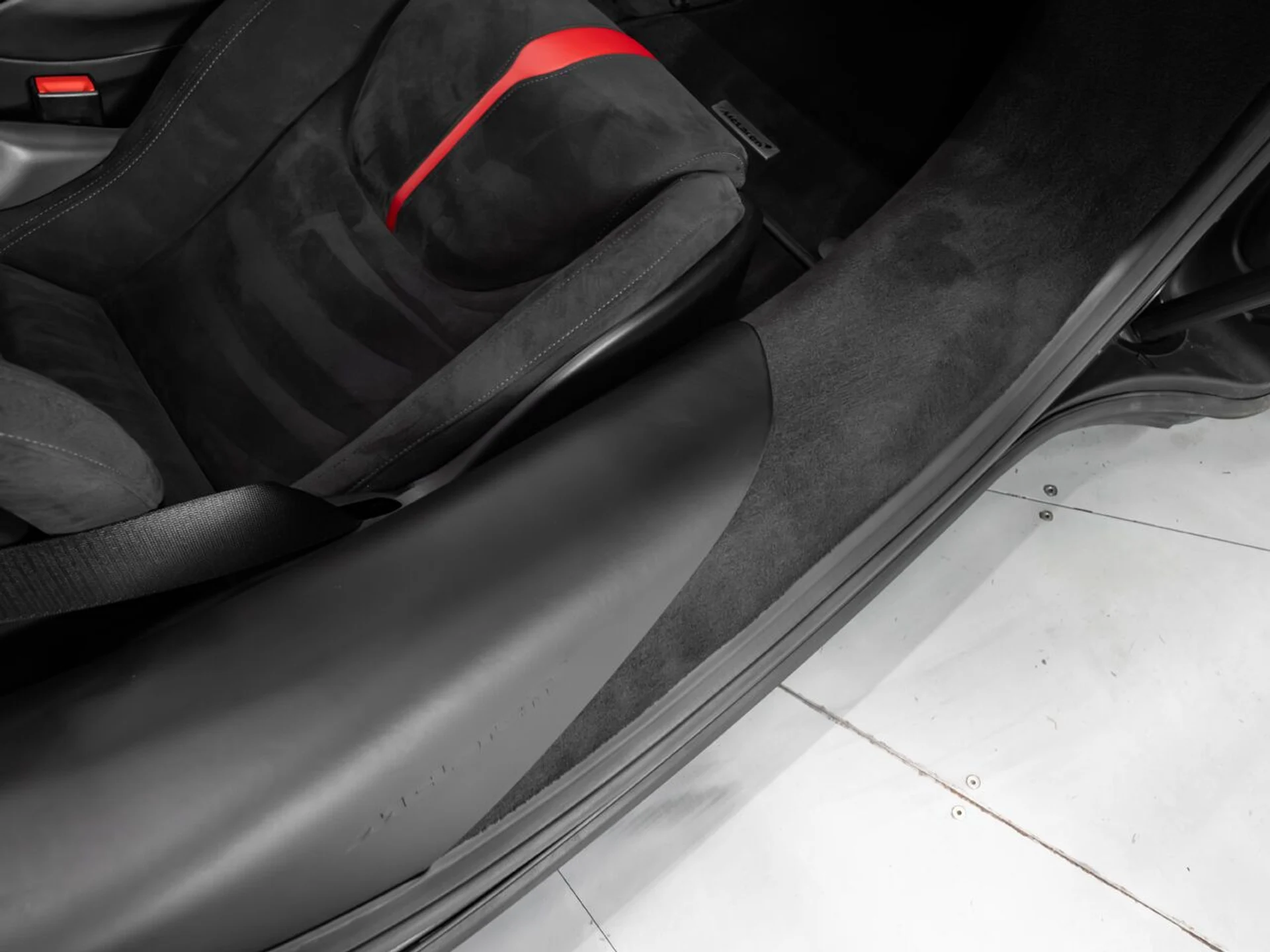 mph097_2027449210_mclaren_570s_2017_35e6bd66e4