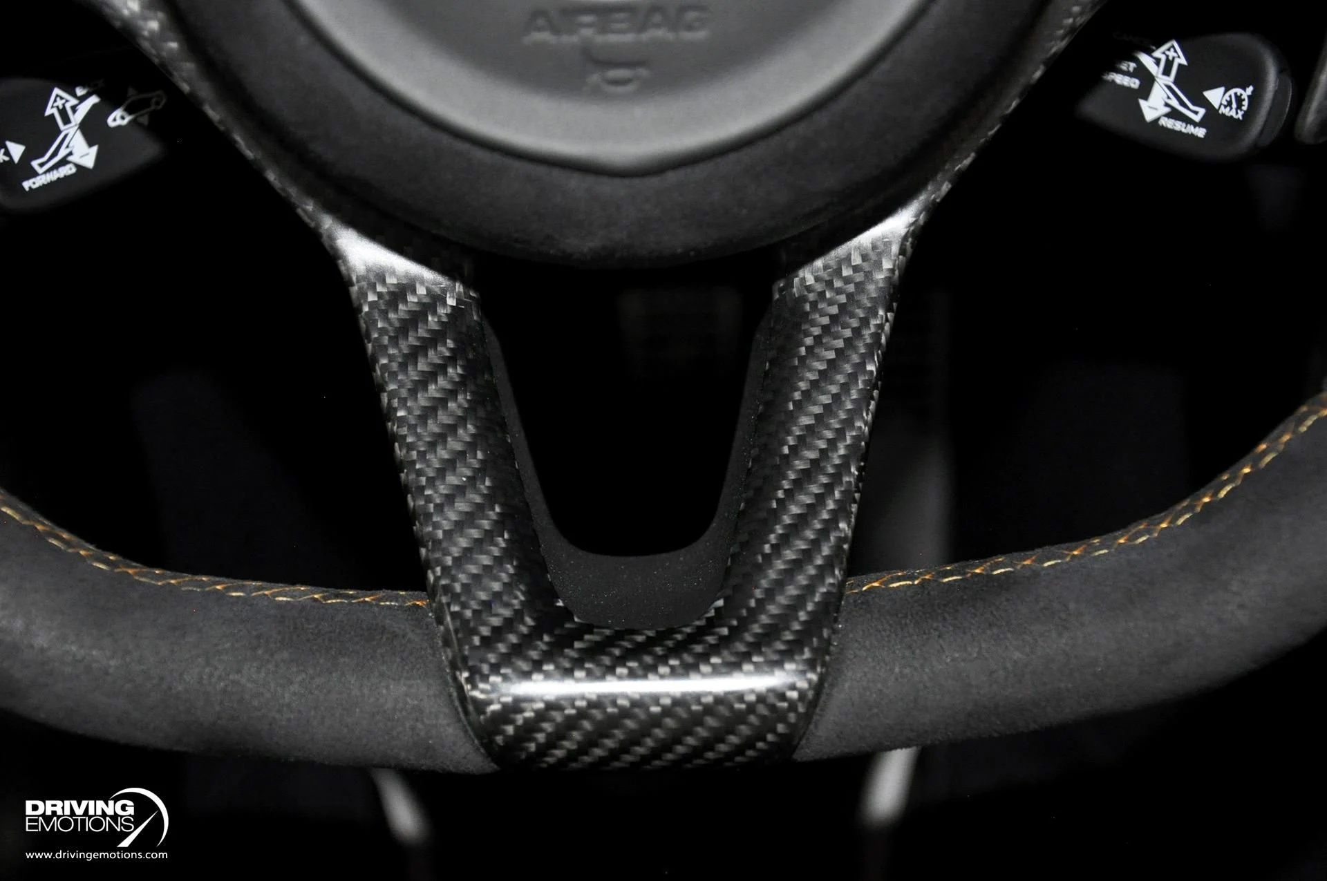 mph097_2045430272_836_p98_l_37bb16294f