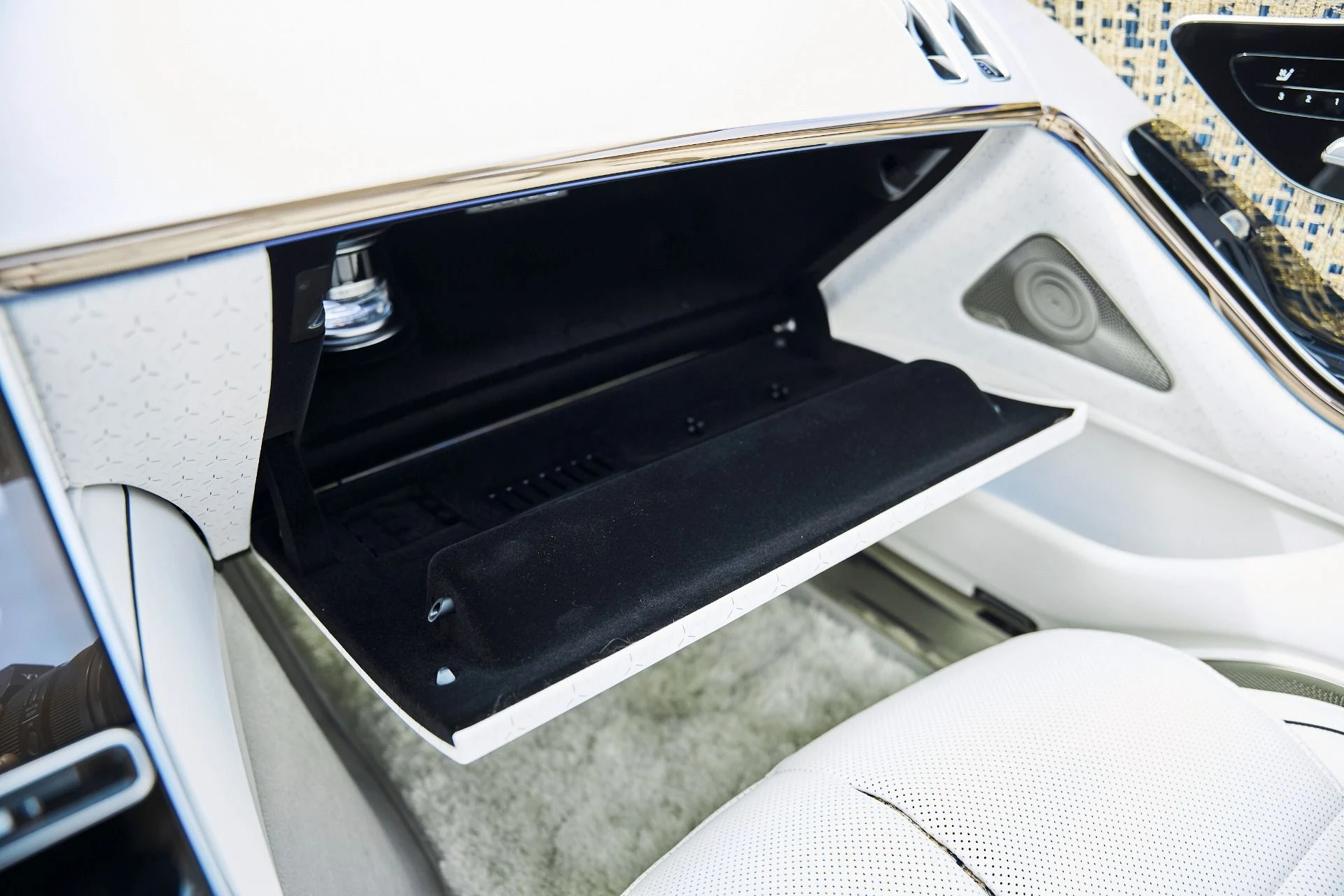 mph097_2364642620_Used_2023_Mercedes_Benz_S_Class_Maybach_S_680_1772678722_f0eec2d8f3