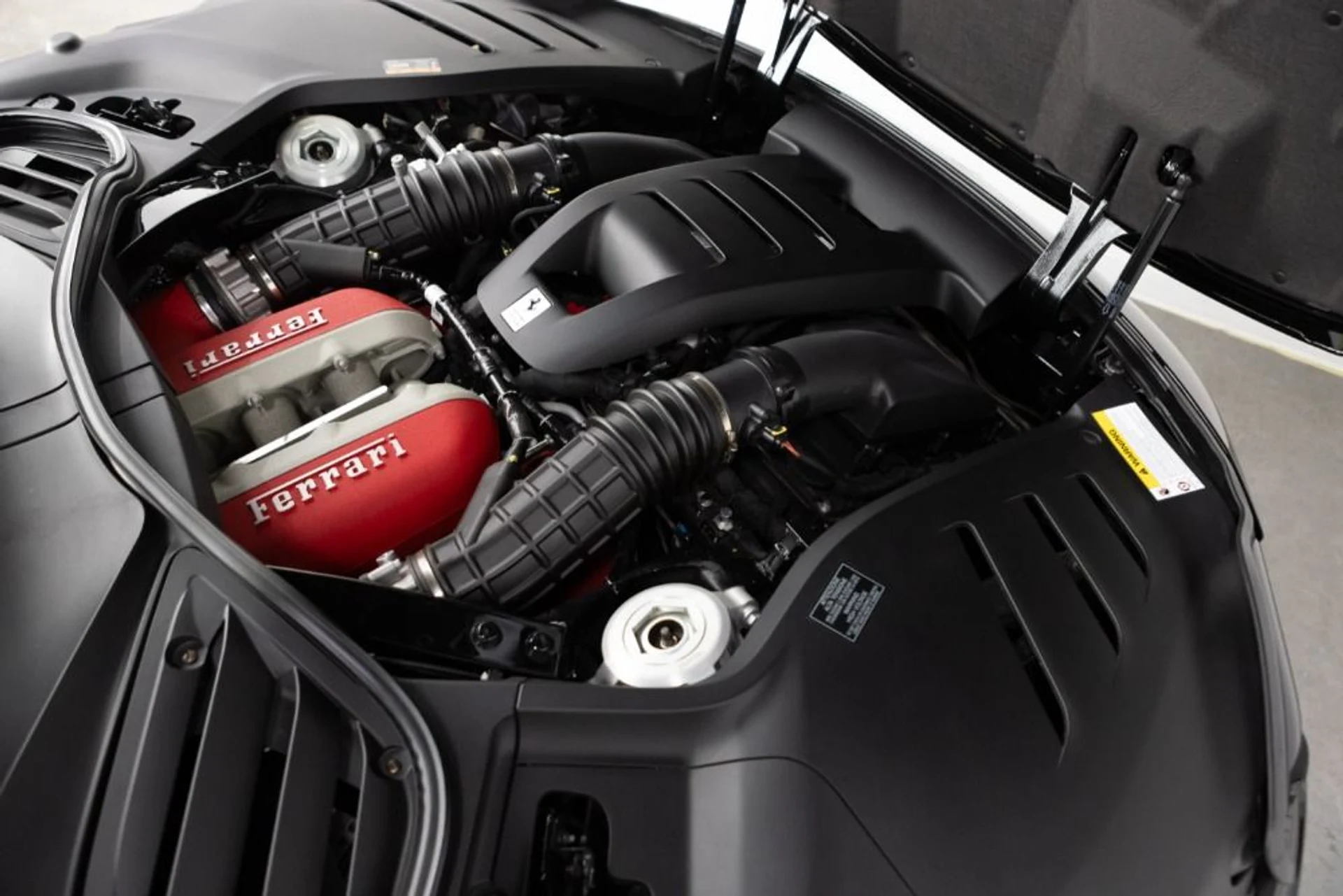 mph097_2744745744_Used_2025_Ferrari_Purosangue_1766002020_43e695d7bd