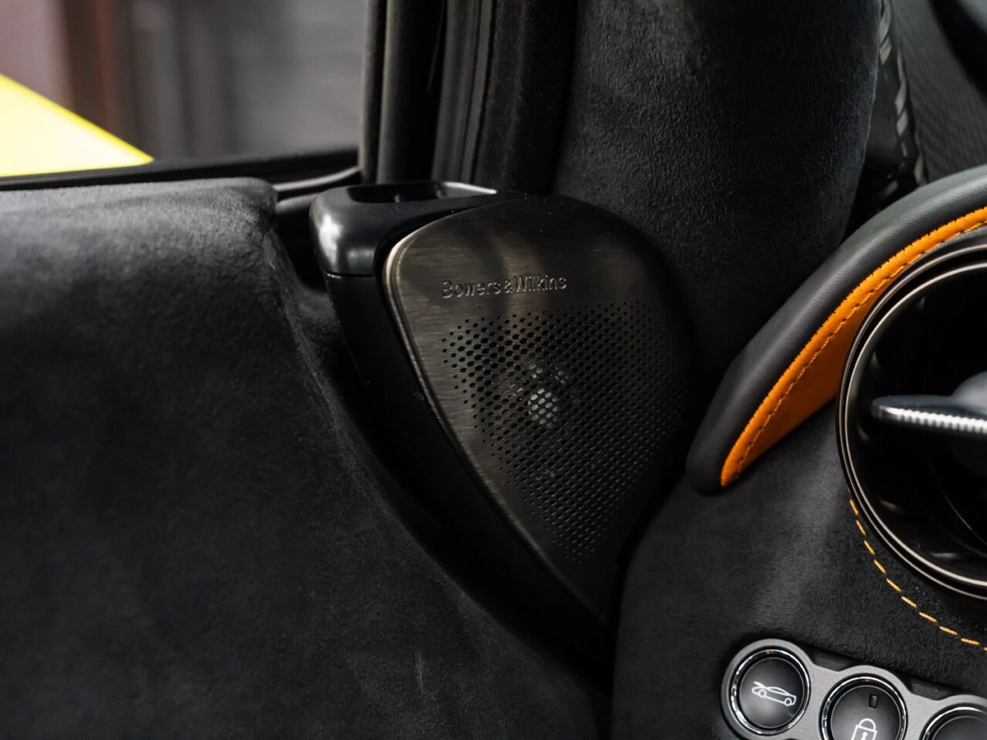 mph097_2893499810_mclaren_720s_2018_7696c1b3fe