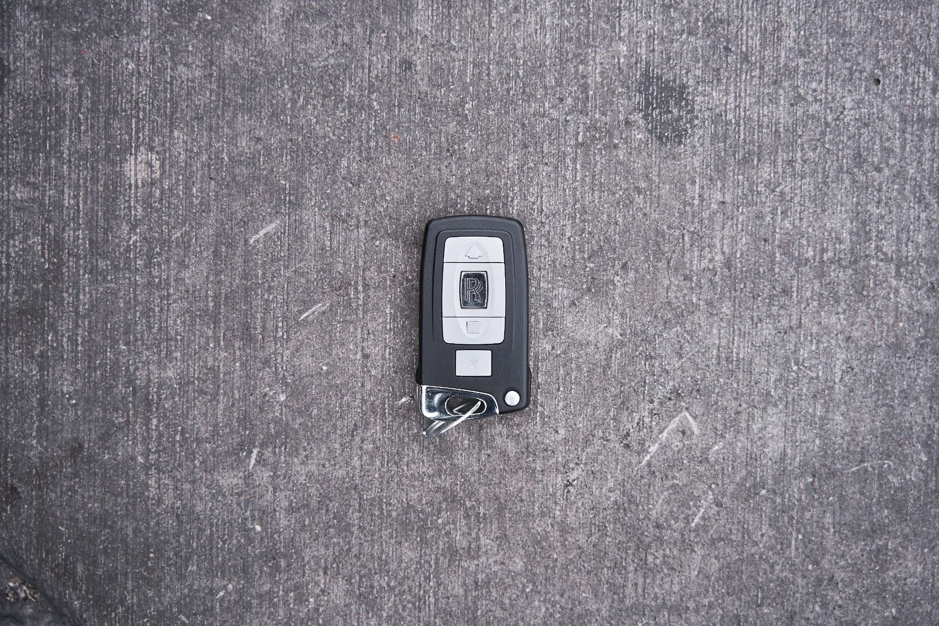 mph097_3053348342_Used_2008_Rolls_Royce_Phantom_Drophead_Coupe_Base_1769136151_eef471584c