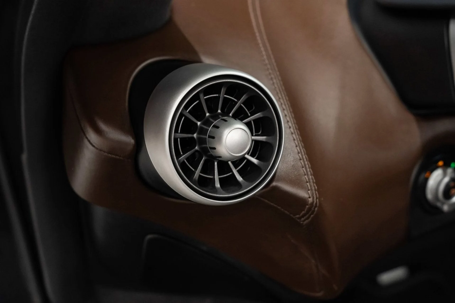 mph097_3087552097_mclaren_mp4_12c_2014_76aaed942a