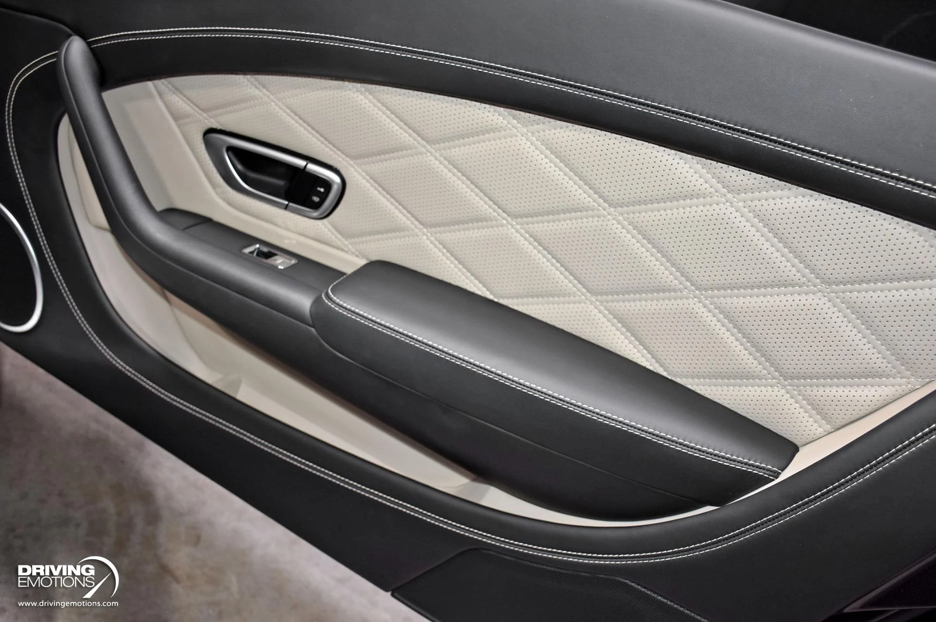 mph097_3220018462_871_p98_l_723d3862fd