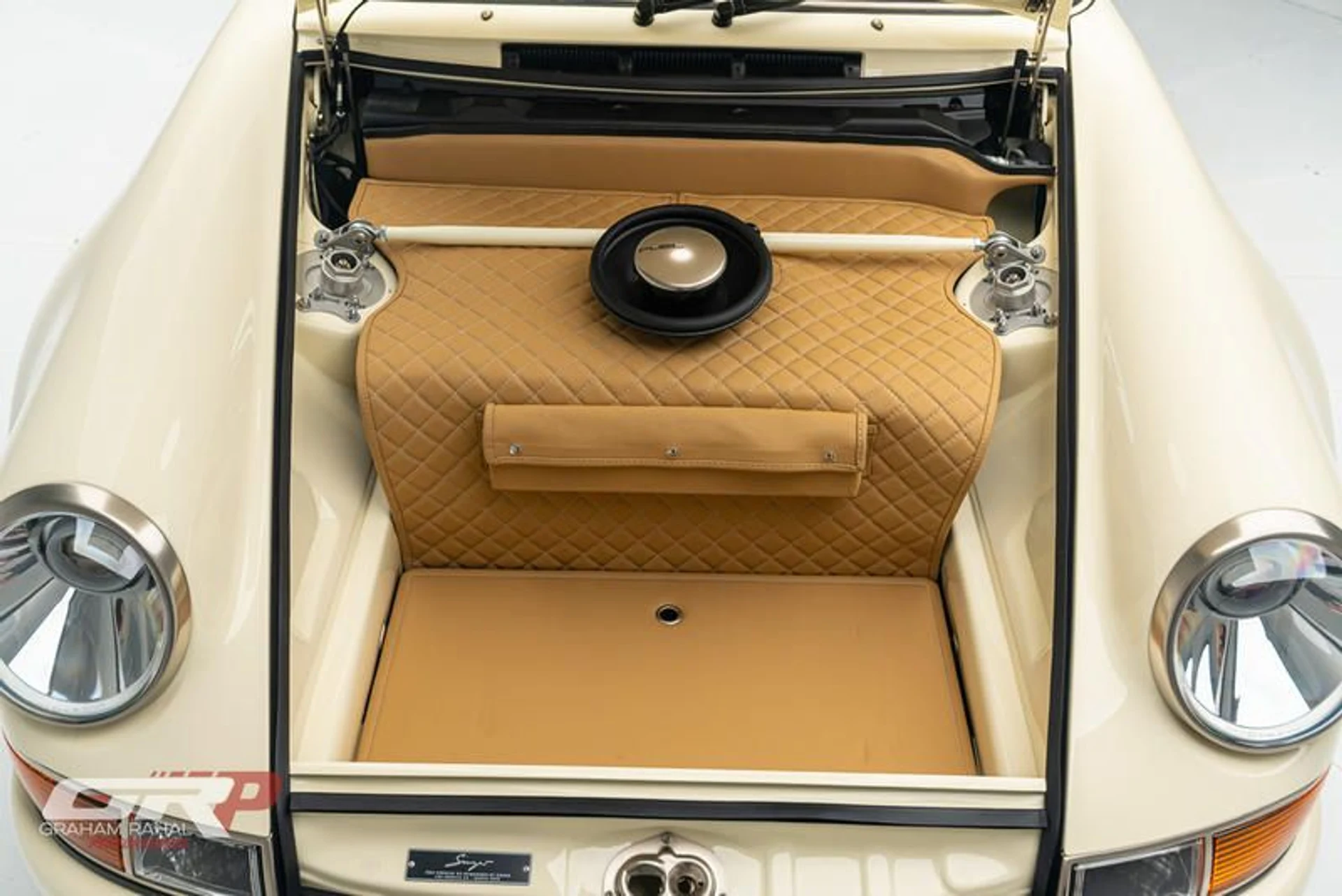 mph097_3429920140_F6_A422_CD_ADDC_453_F_A3_C5_16_BA_8_F38_E8_DC_2634eb0def