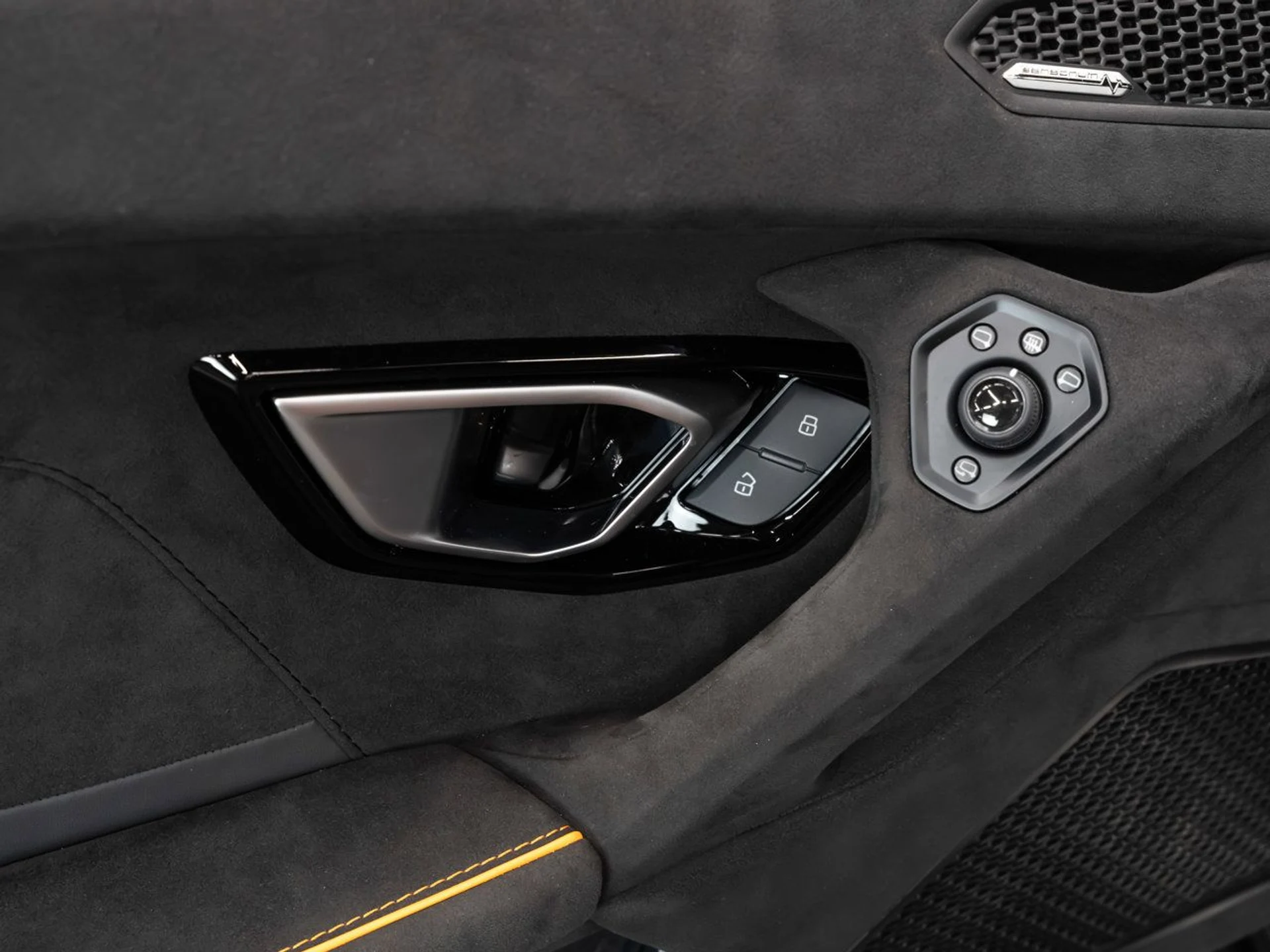 mph097_34766315_lamborghini_huracan_2023_9ca8b2c5ce