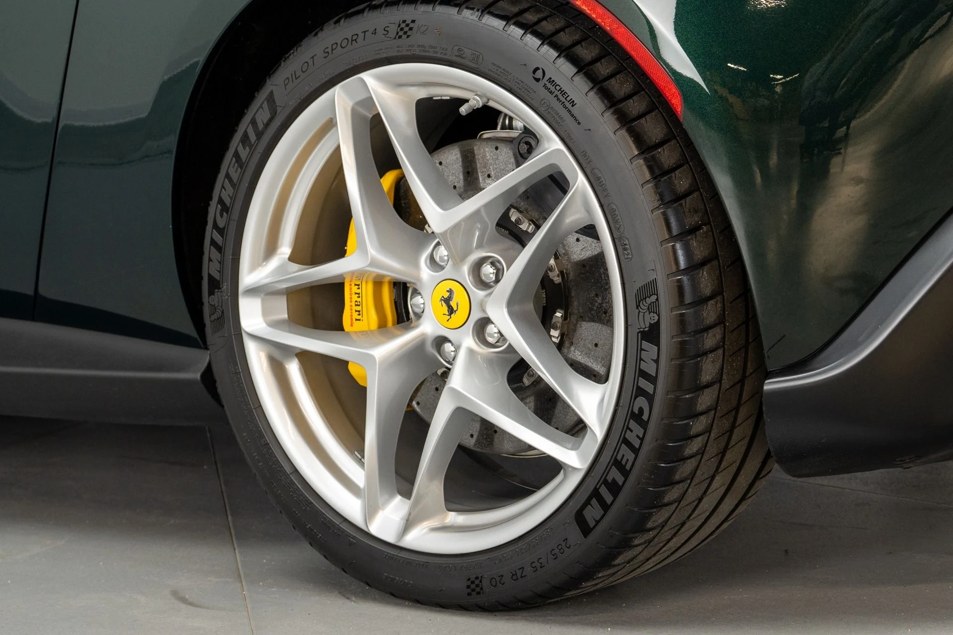 mph097_4282912381_Used_2022_Ferrari_Roma_1772575272_1ebb58893d