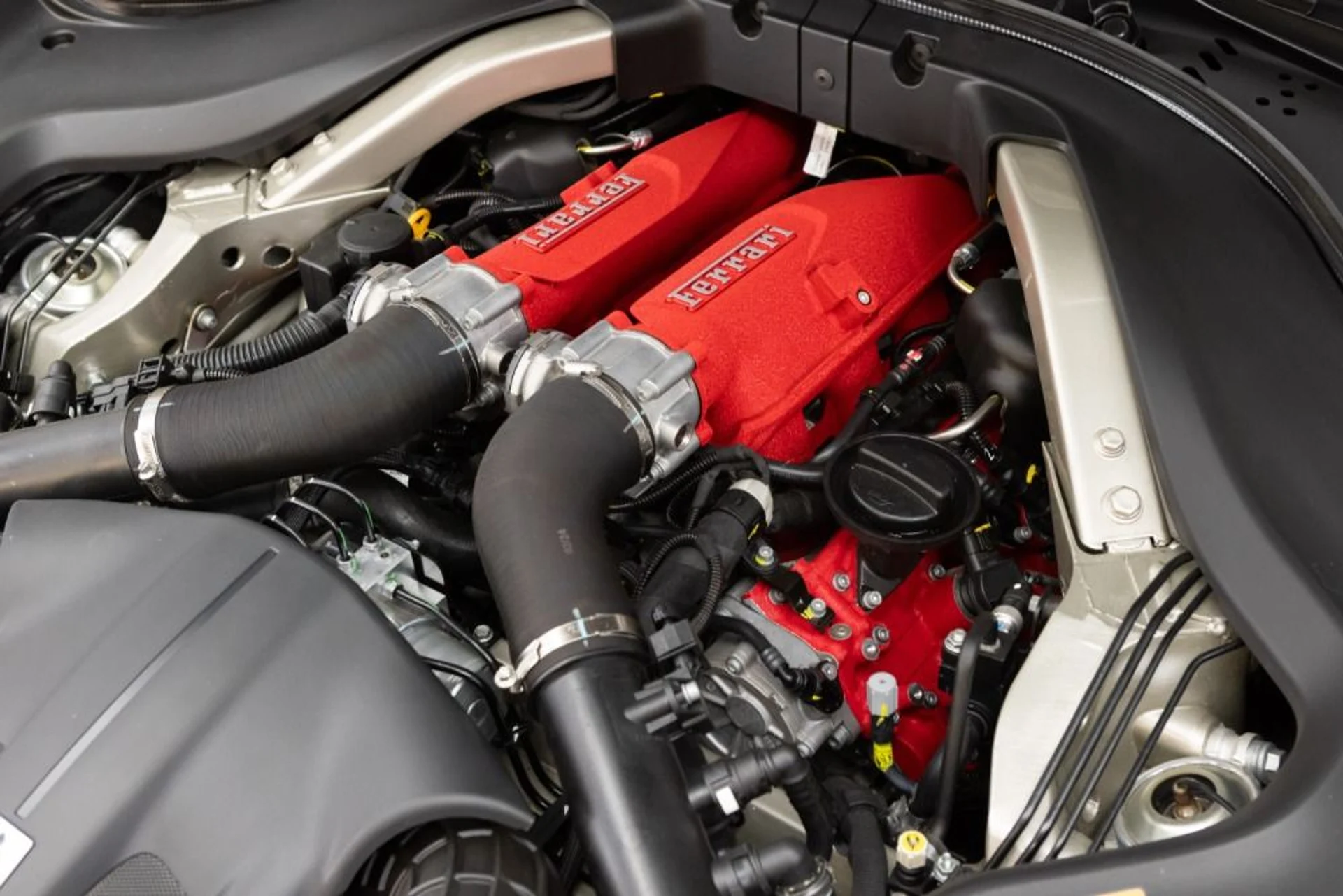 mph097_808846260_Used_2024_Ferrari_Roma_Spider_3dc4761982