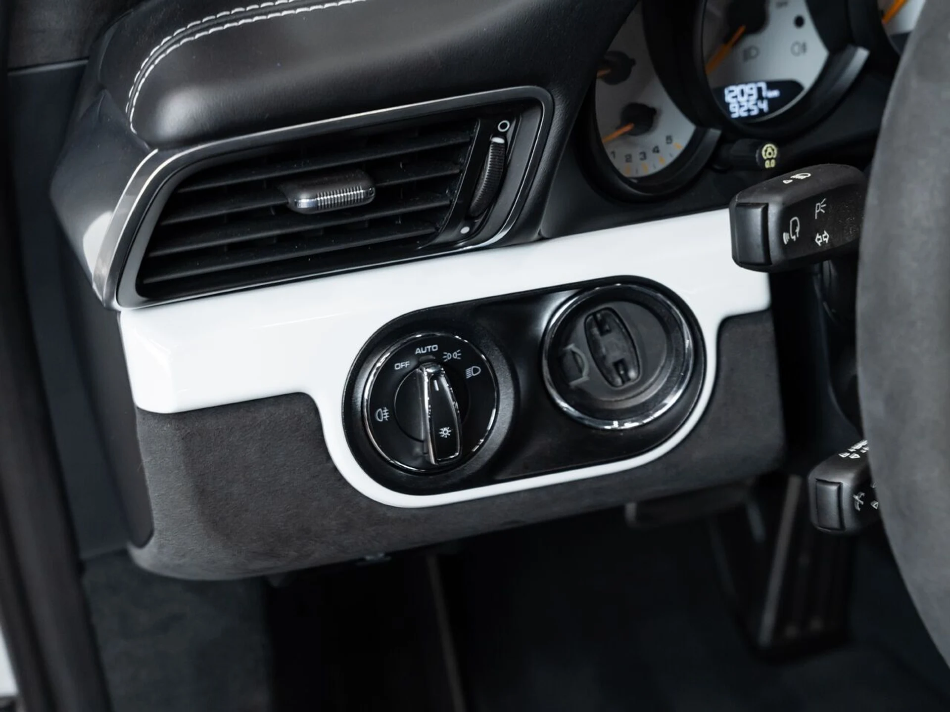 mph098_1112724999_porsche_911_2019_ff56b05a61