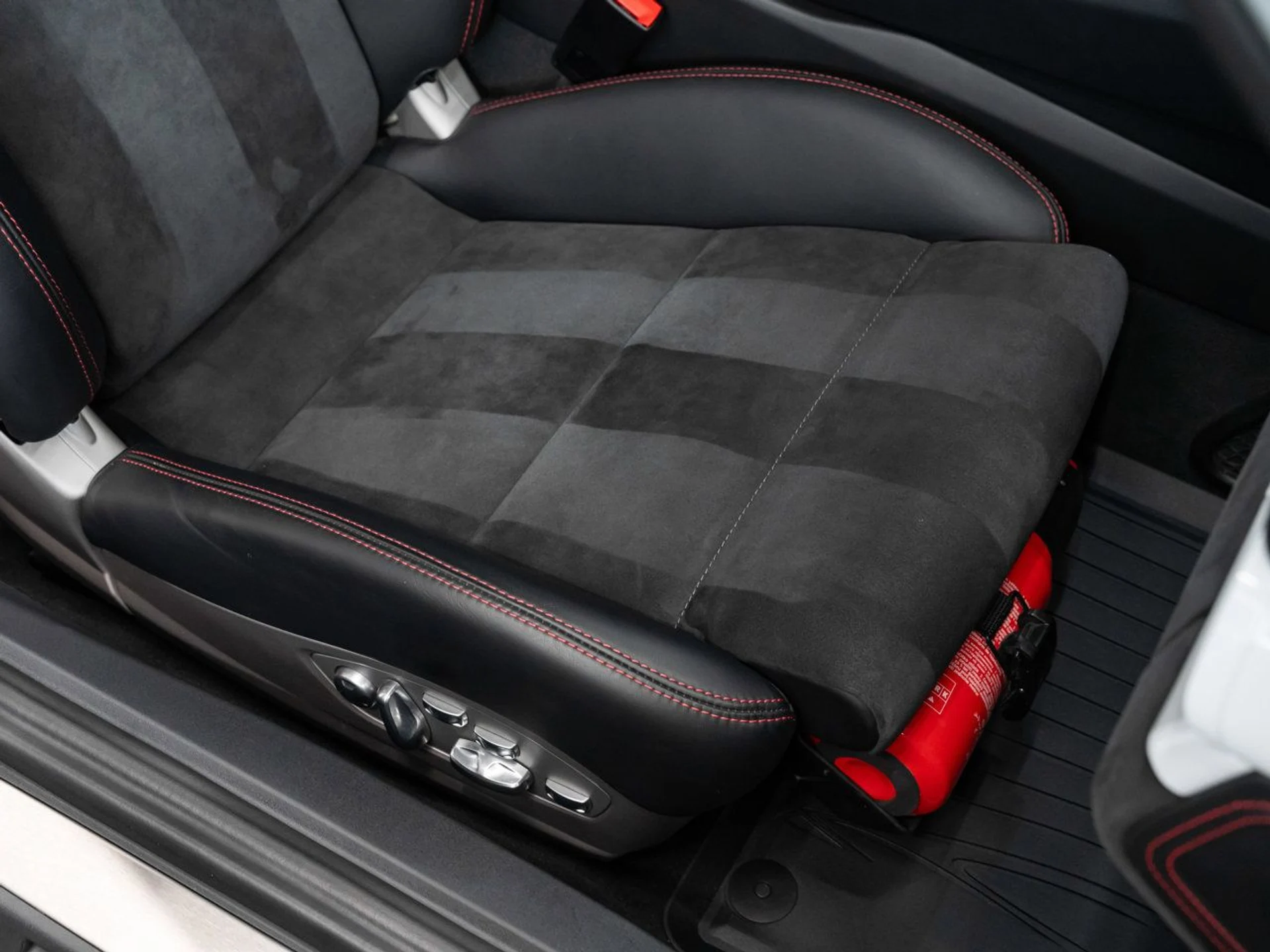 mph098_1134930155_porsche_911_2015_52f5ce7911