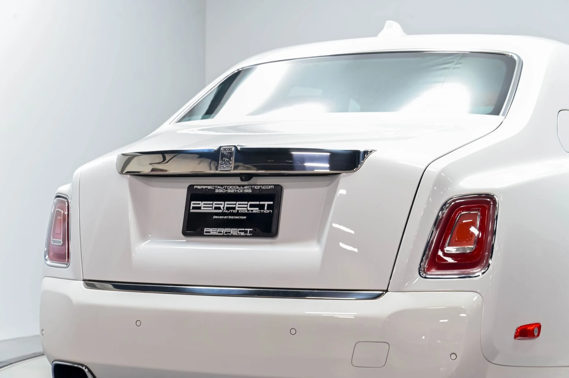mph098_154517215_Used_2022_Rolls_Royce_Phantom_1778542434_1cef7b5f32