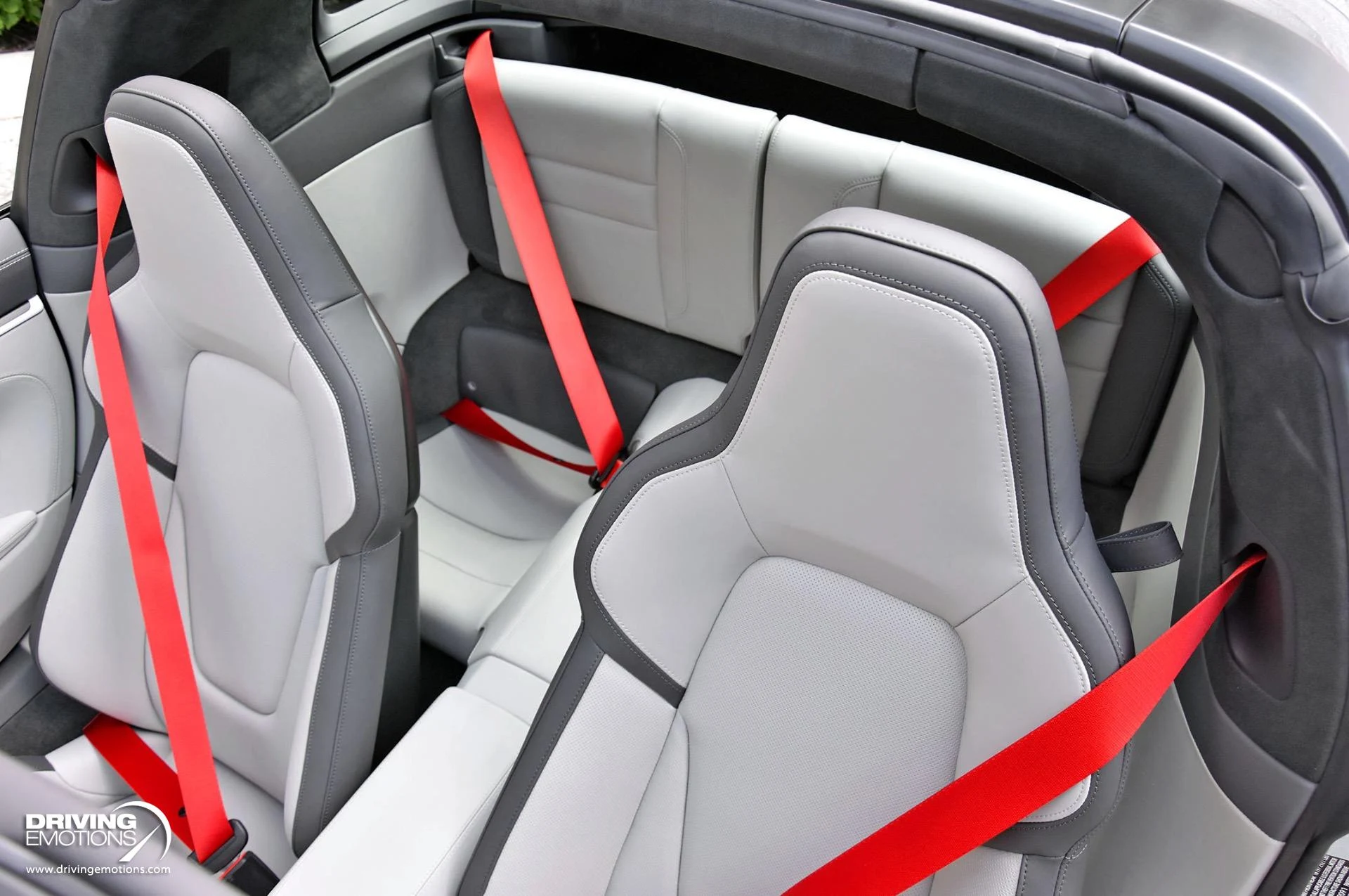 mph098_1817753971_898_p99_l_fb27d49ec7