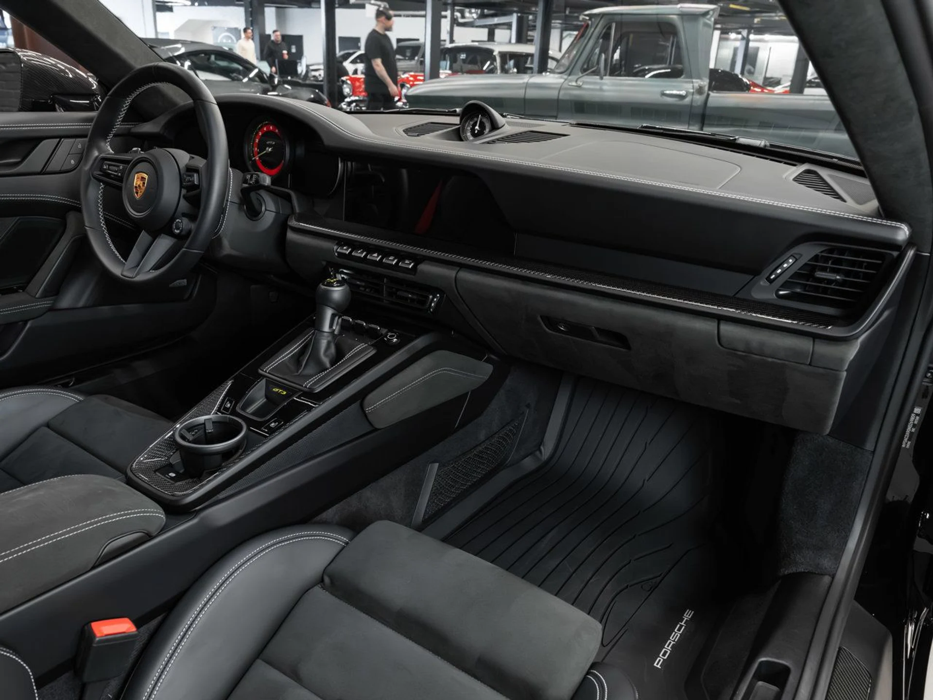 mph098_1996068753_porsche_911_2022_76f7e29a46