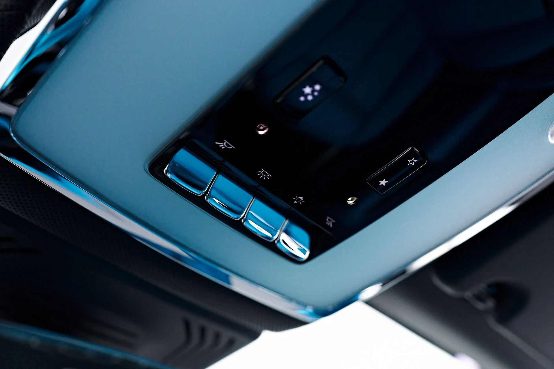 mph098_2316237904_Used_2024_Rolls_Royce_Ghost_Base_1755131984_bd753b13f4
