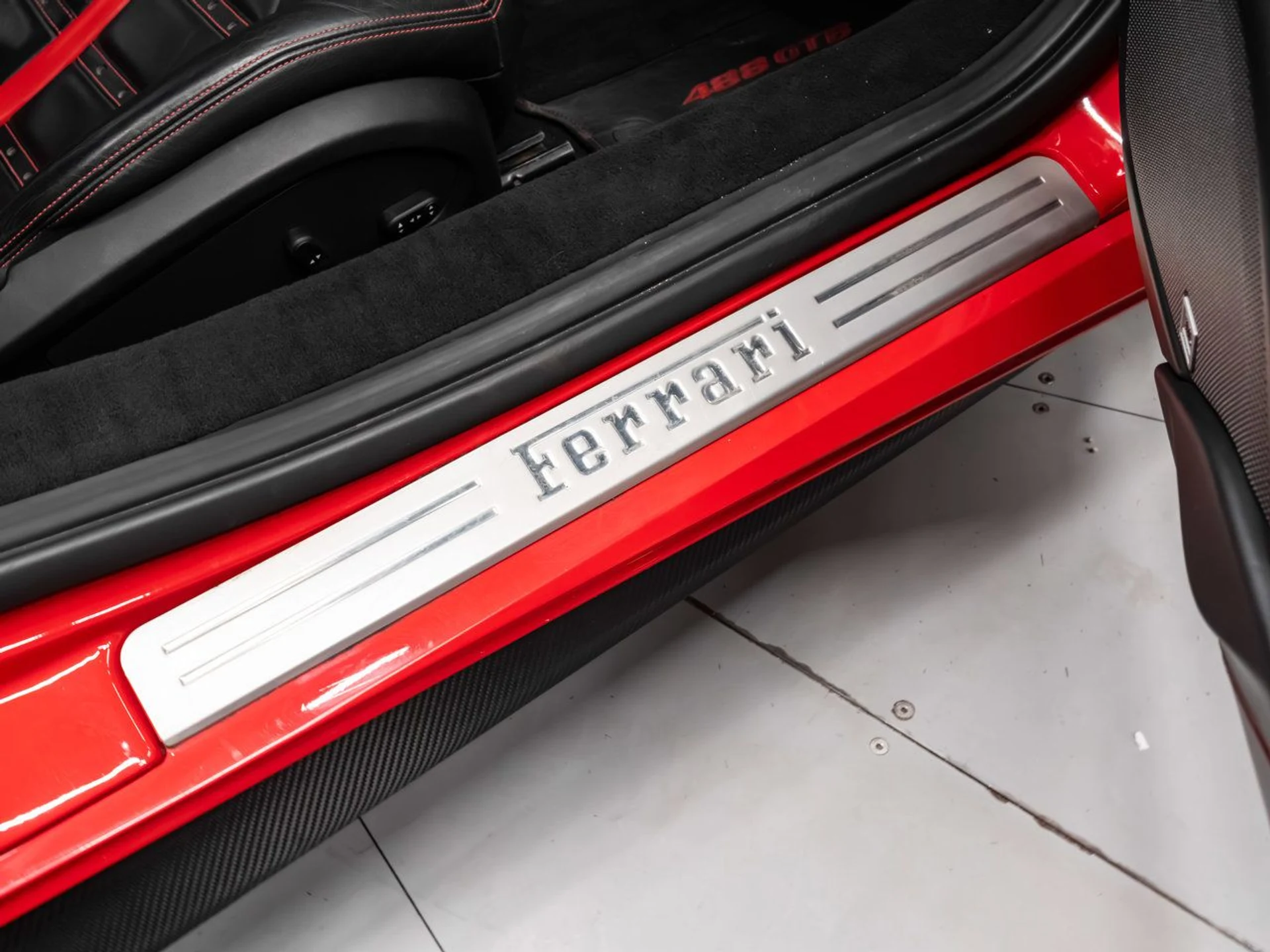 mph098_2390381289_ferrari_488_gtb_2017_8e2e62701e