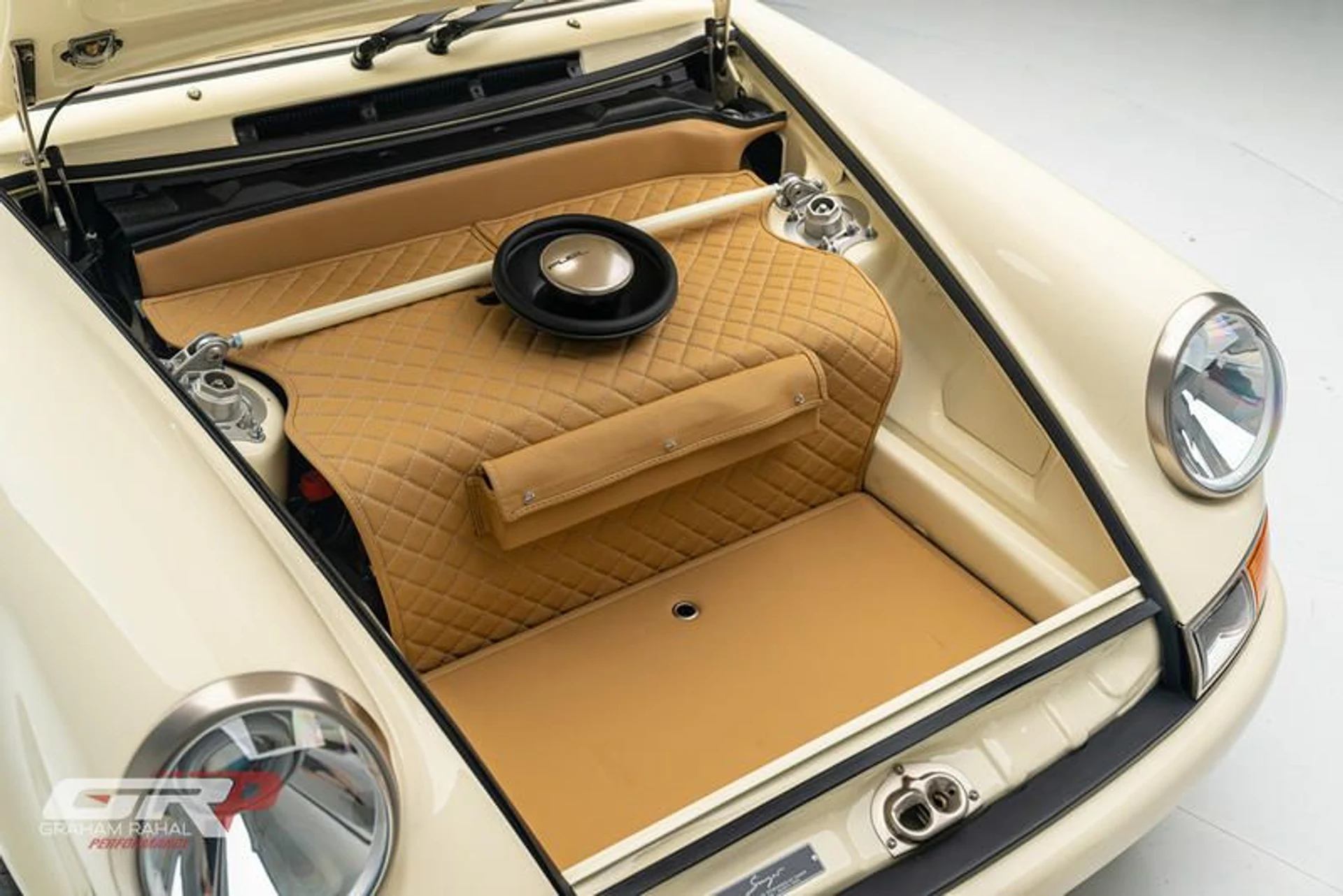 mph098_2461411821_24_B966_A0_5037_484_D_ACB_3_B1454_CDD_2_BE_0_4f70945a96